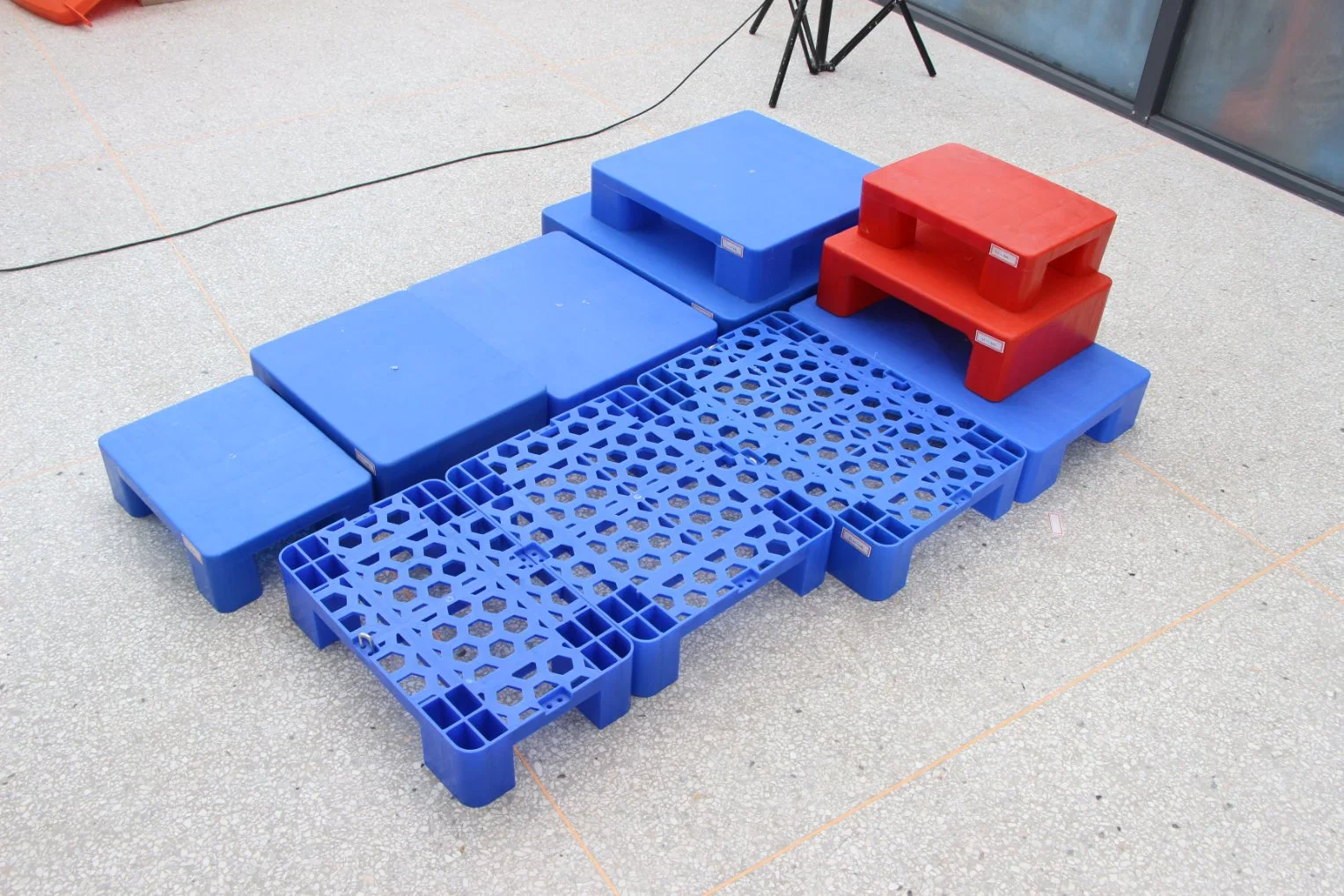 Ventilated Grid Surface HDPE Plastic Floor Board