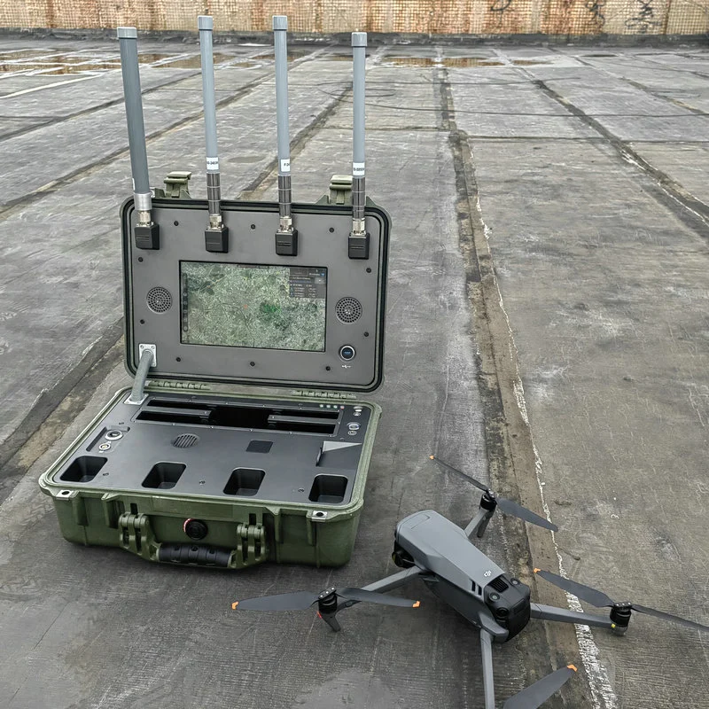 Suitcase Portable Anti- Drone System 3-10km Long Range Detection Range Detect 2.4G 5.8g Drone Detector Tracking 30 Drones