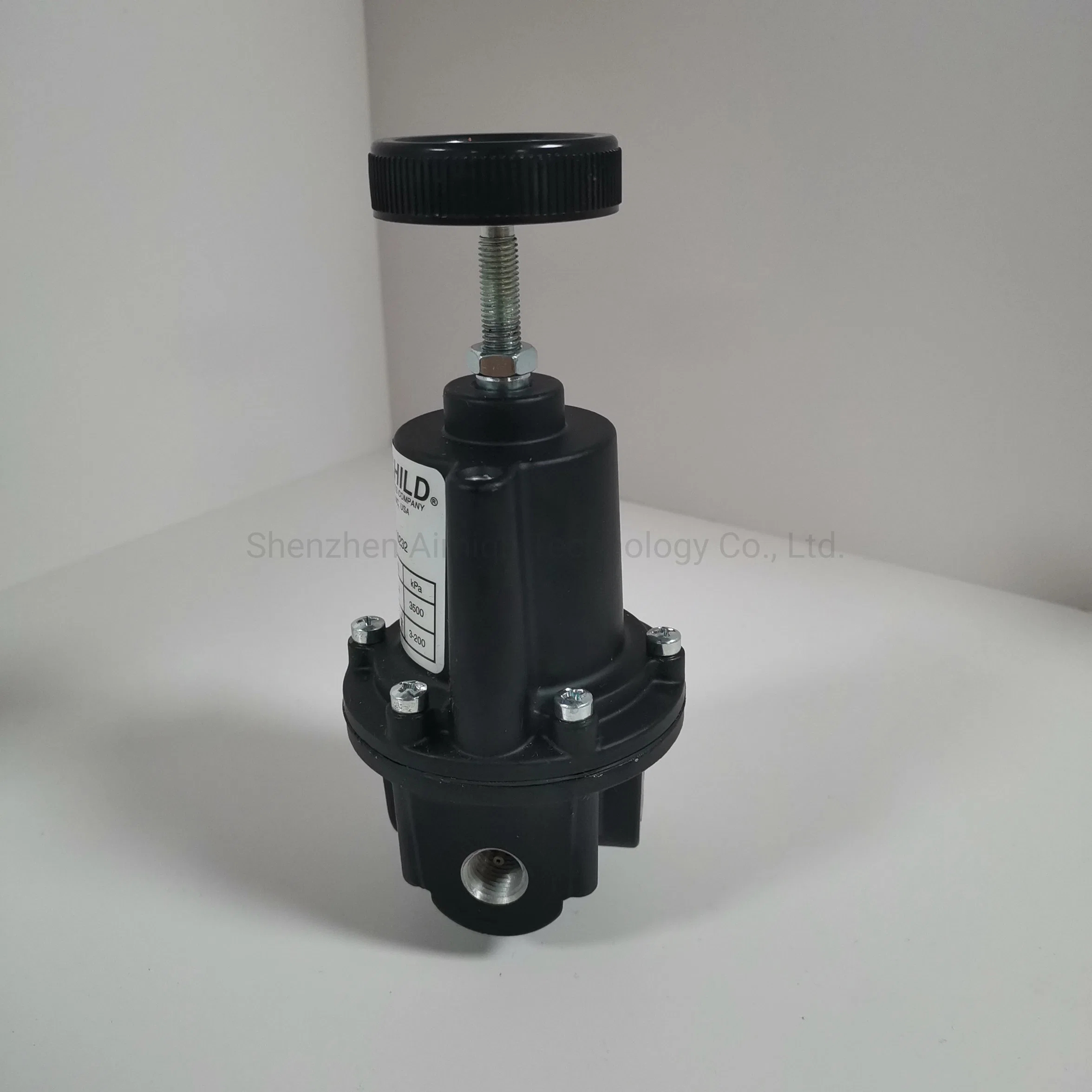 10232 Fairchild Electronic New Products Модель 10 Pneumatic Precision Regulator 0.5-30 фунтов/кв. дюйм