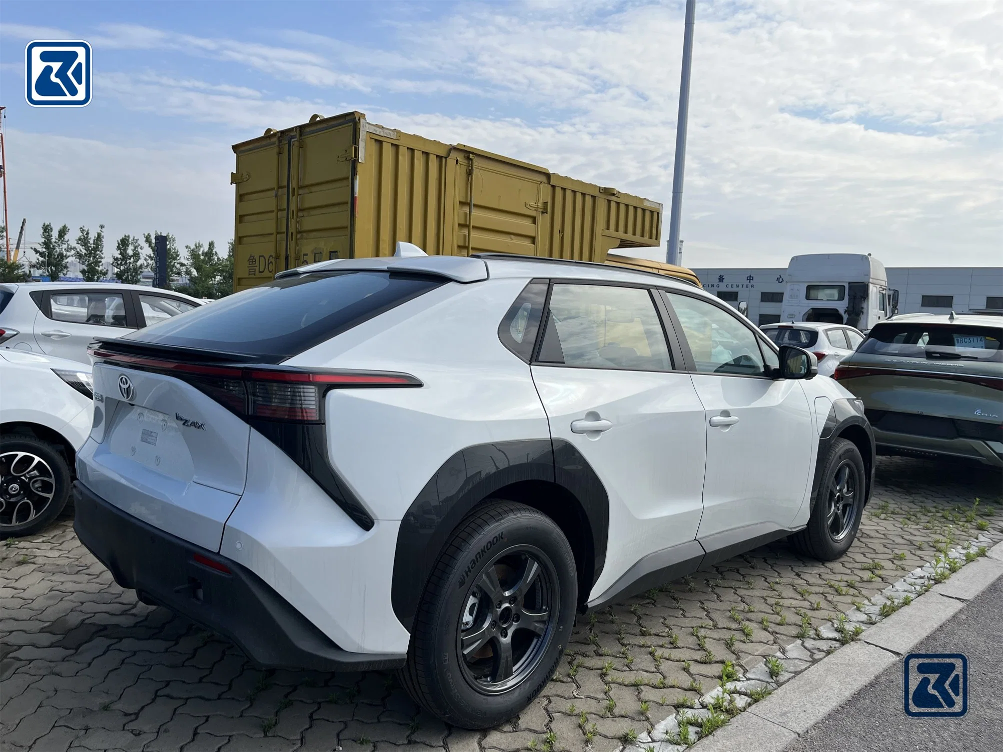 Toyota 2023 New Electric Vehicle SUV Bz4X with Hight Performance