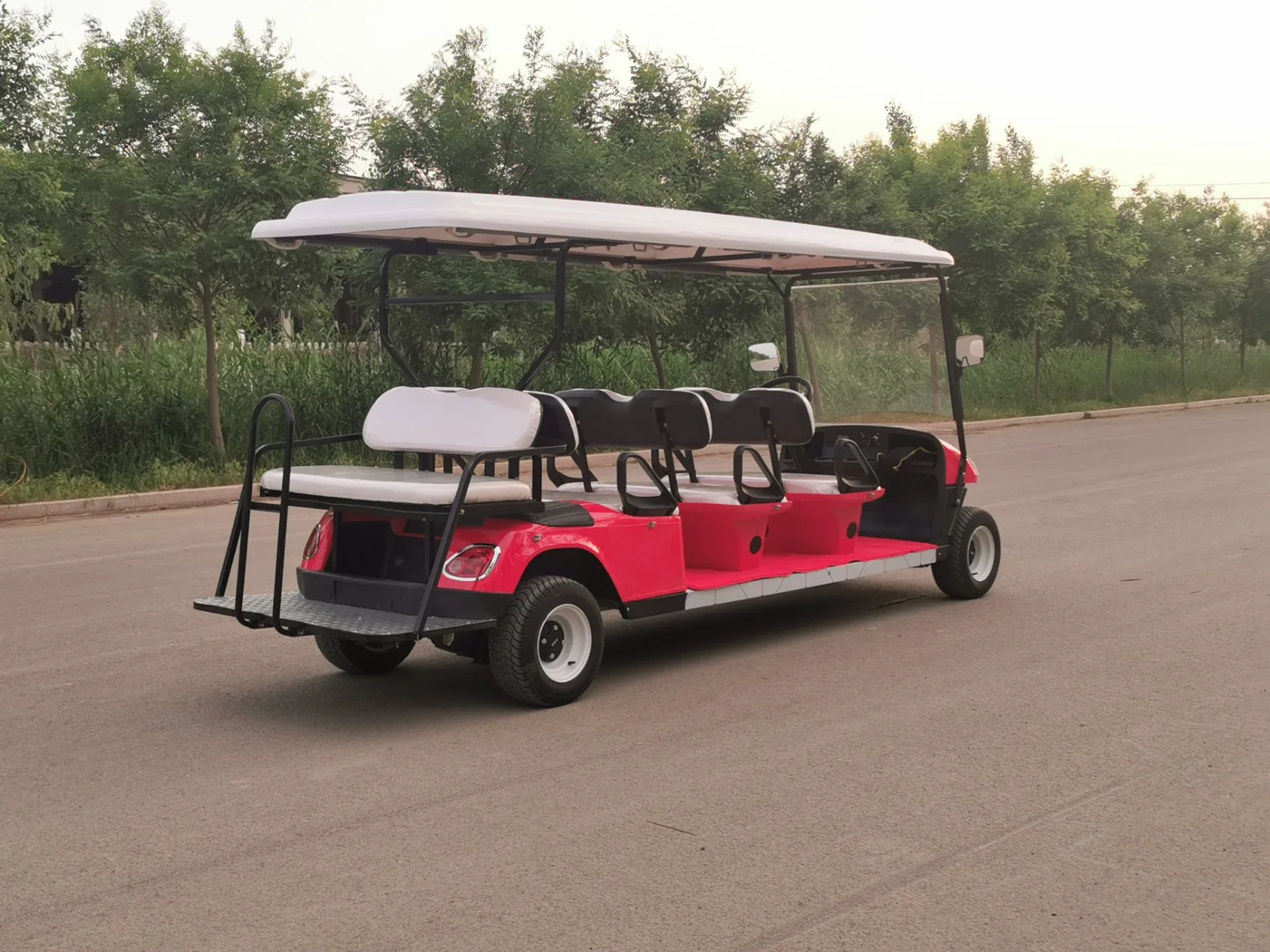 Made in China Golf Electric Sightseeing Vehicle with Four Rows and Eight Seats