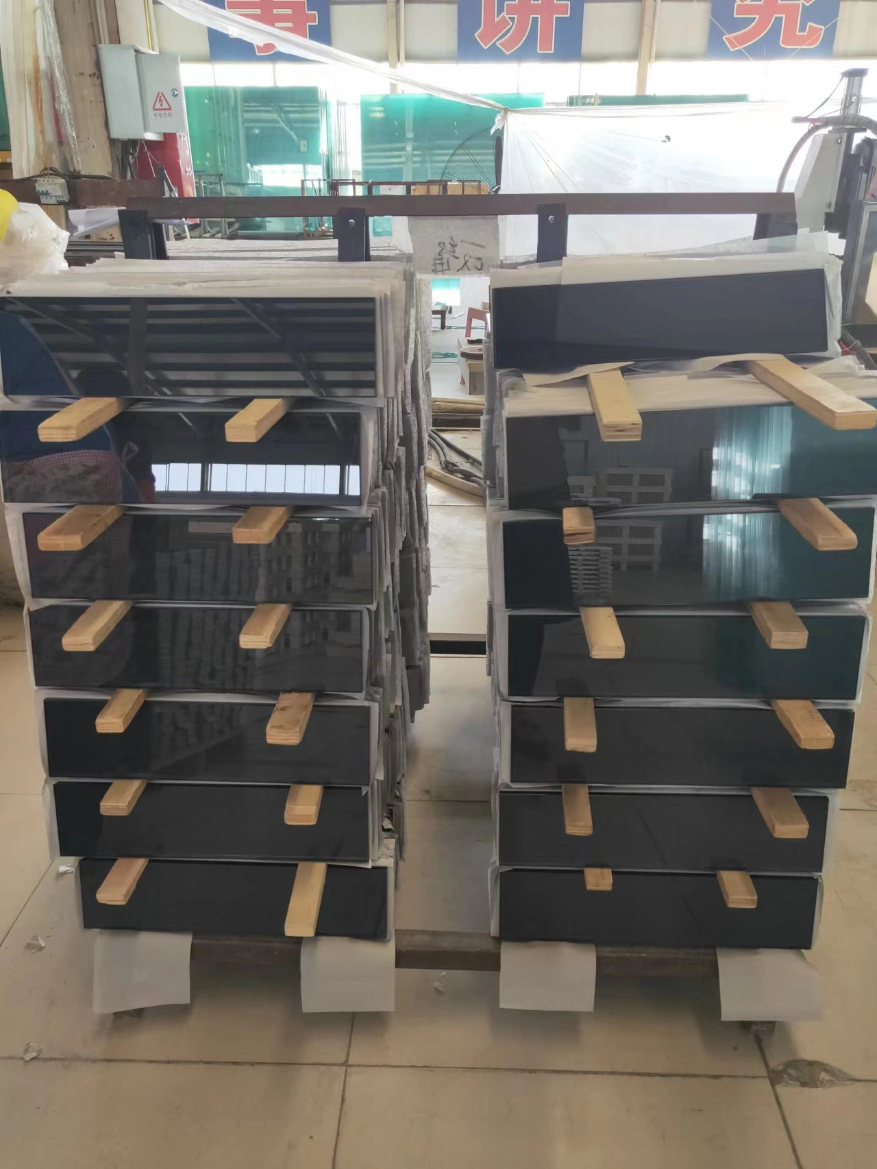 Custom Size Shape Color Tempered Glass Shelves