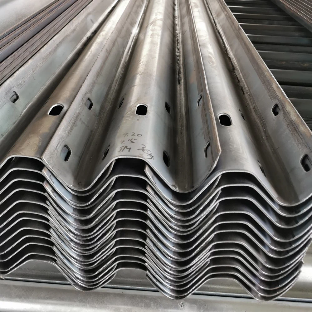 Factory Supply Export Road Safety Hot Dippped Galvanized Steel W Beam Thire Beam Highway Guardrail Anti-Collision Traffic Barrier