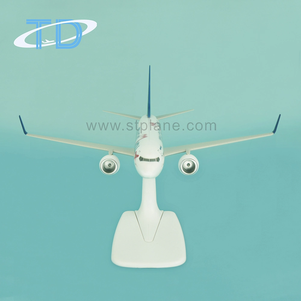 Prague Boeing B737-800 1: 200 19.7cm Plastic Aeroplane Souvenir Gift Aircraft Airplane Model Product