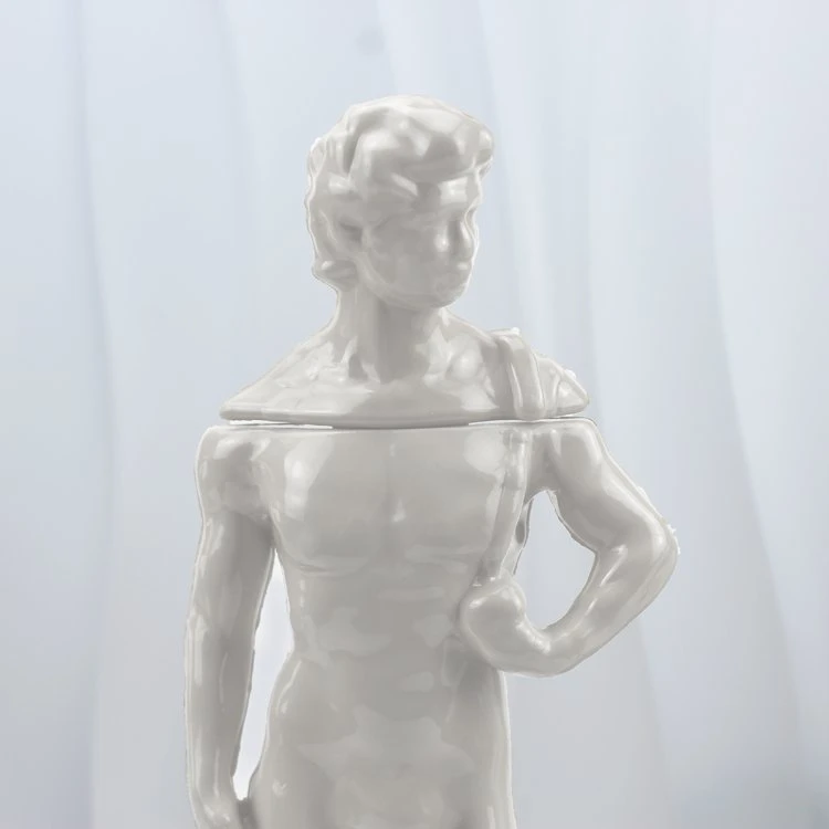 Fabricación de proveedores de encargo Retrato único cuerpo macho en forma de botella de PVC Botella de plástico para pantalla