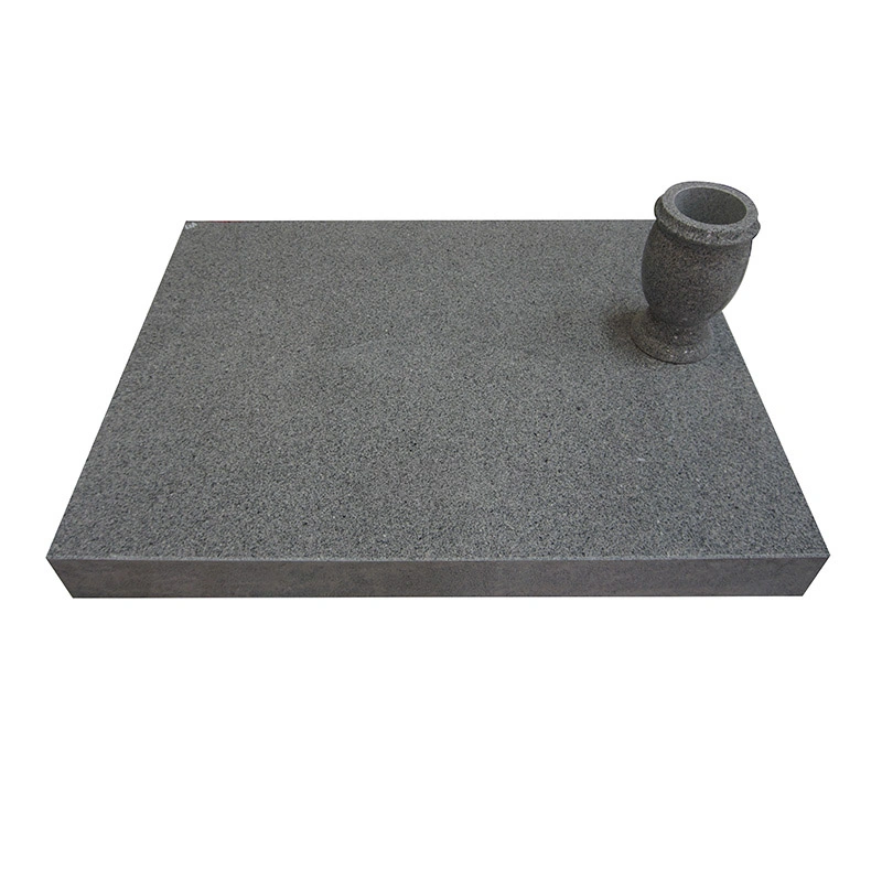 G614c American Style Granite Maker with Vase for Grave