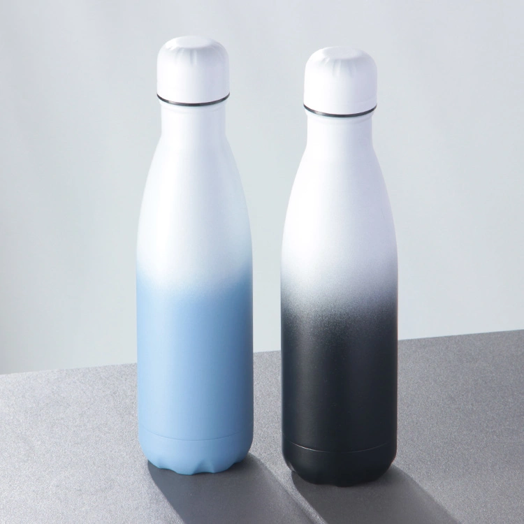 Gradiente personalizado Color 500ml andar de balão de desporto de isolamento por vácuo em aço inoxidável Cup Forma Cola garrafa de água