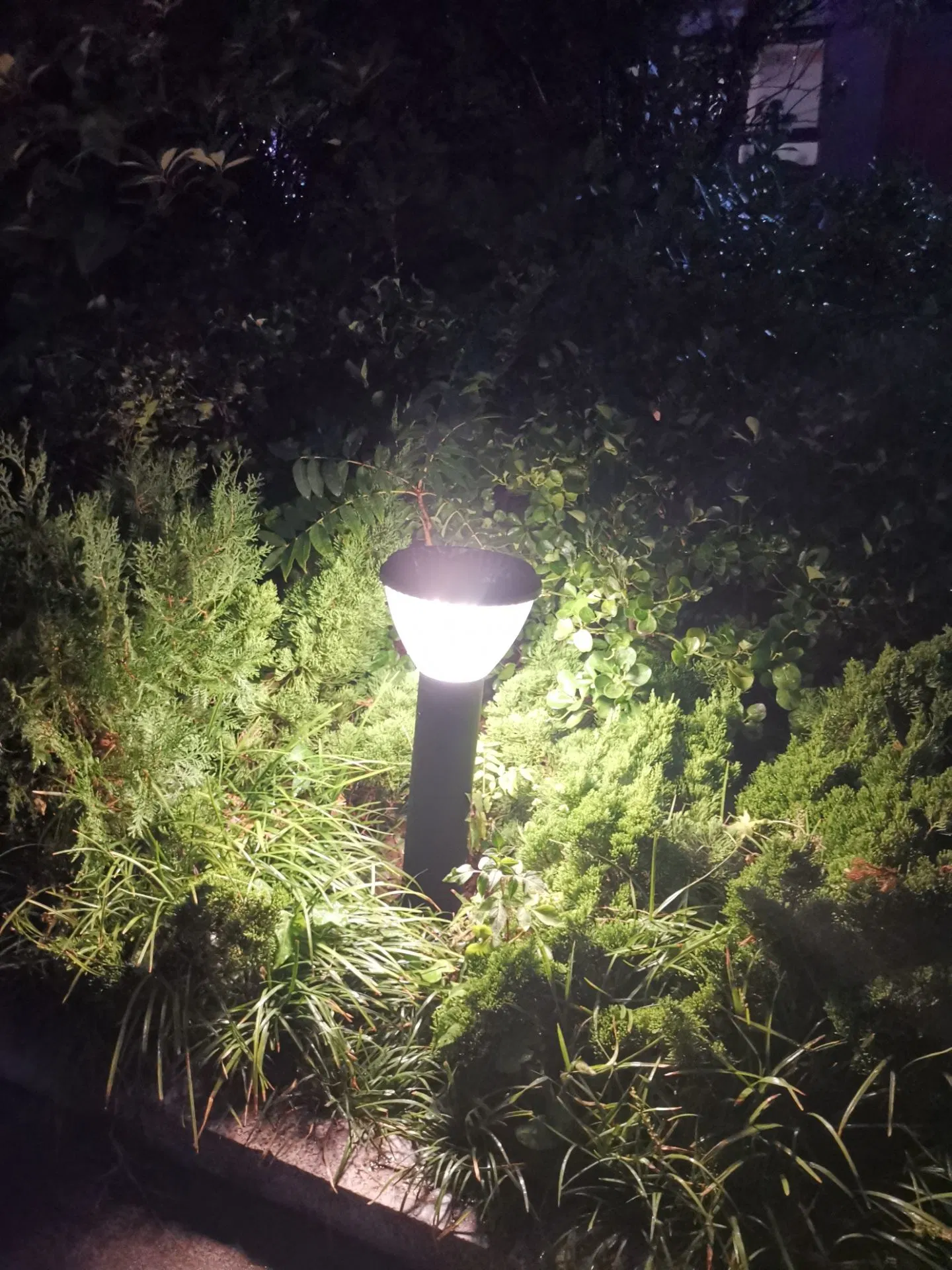 3W Lithium Battery Solar Lawn Lamp Outdoor Garden Light