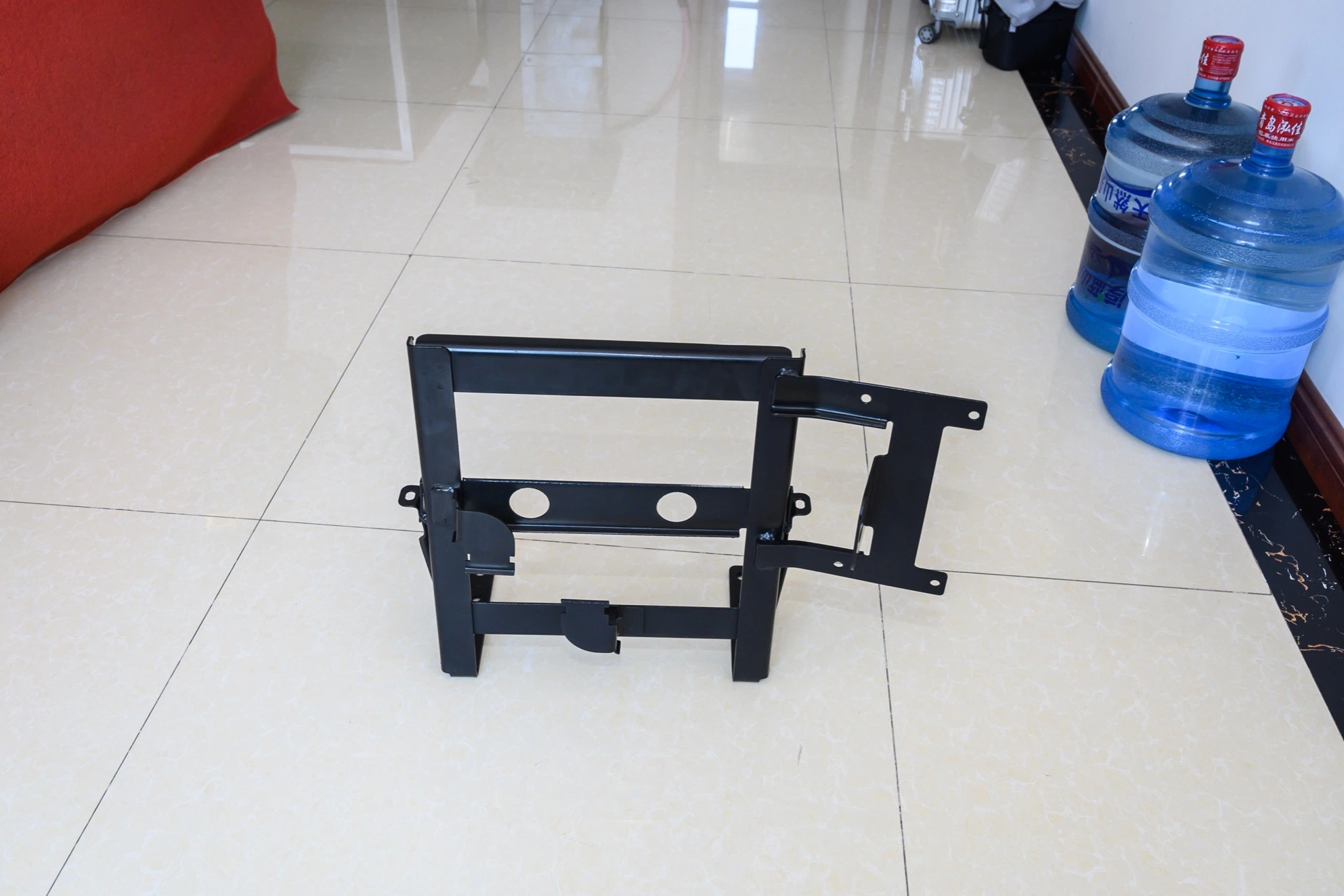 Customized Automobile Parts Customized Truck Parts Battery Bracket and Fuse Box Bracket of Trucks and Trailers