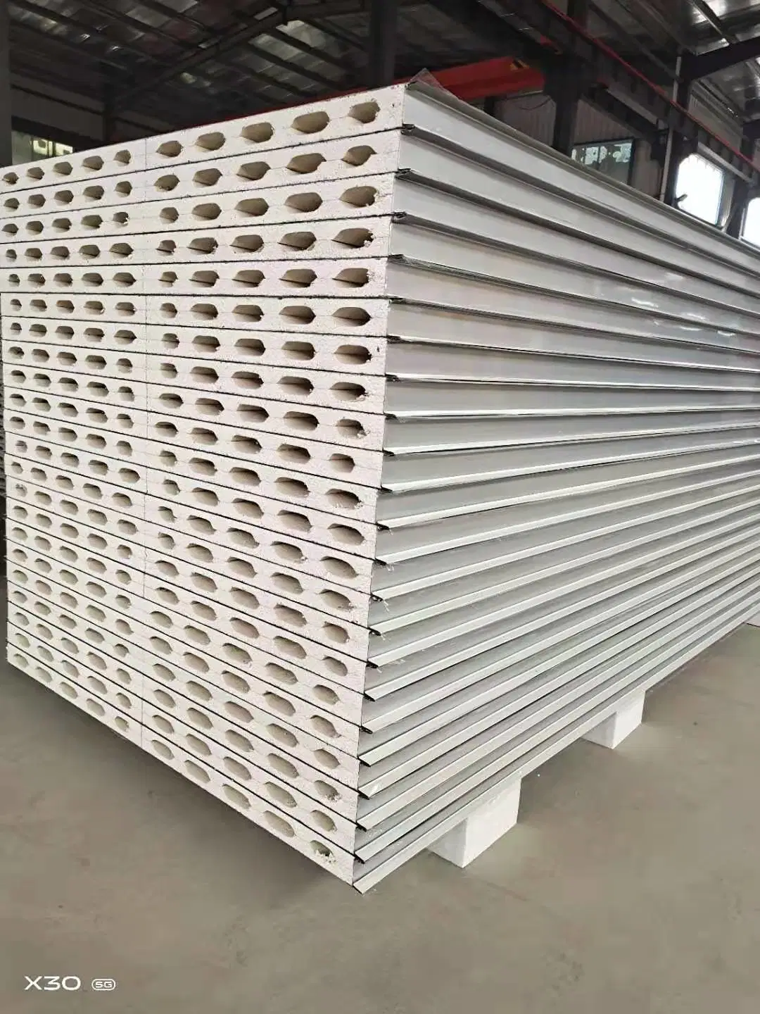 50mm 75mm 100mm EPS Stahl Matel Wand Sandwich Panel