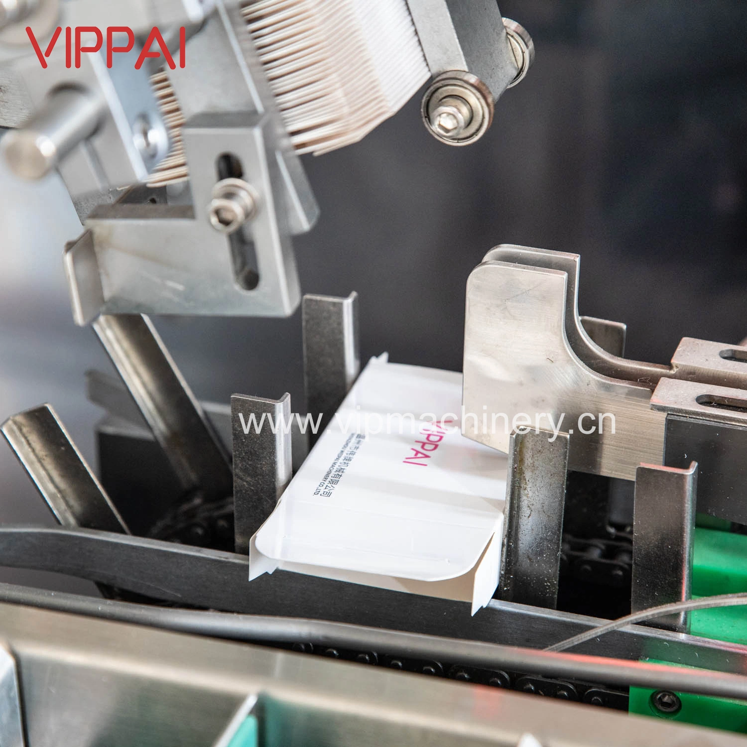 Vippai Low Waste Rate High Speed Automatic Wet Wipes Alcohol Pad Carton Box Packing Cartoning Machine