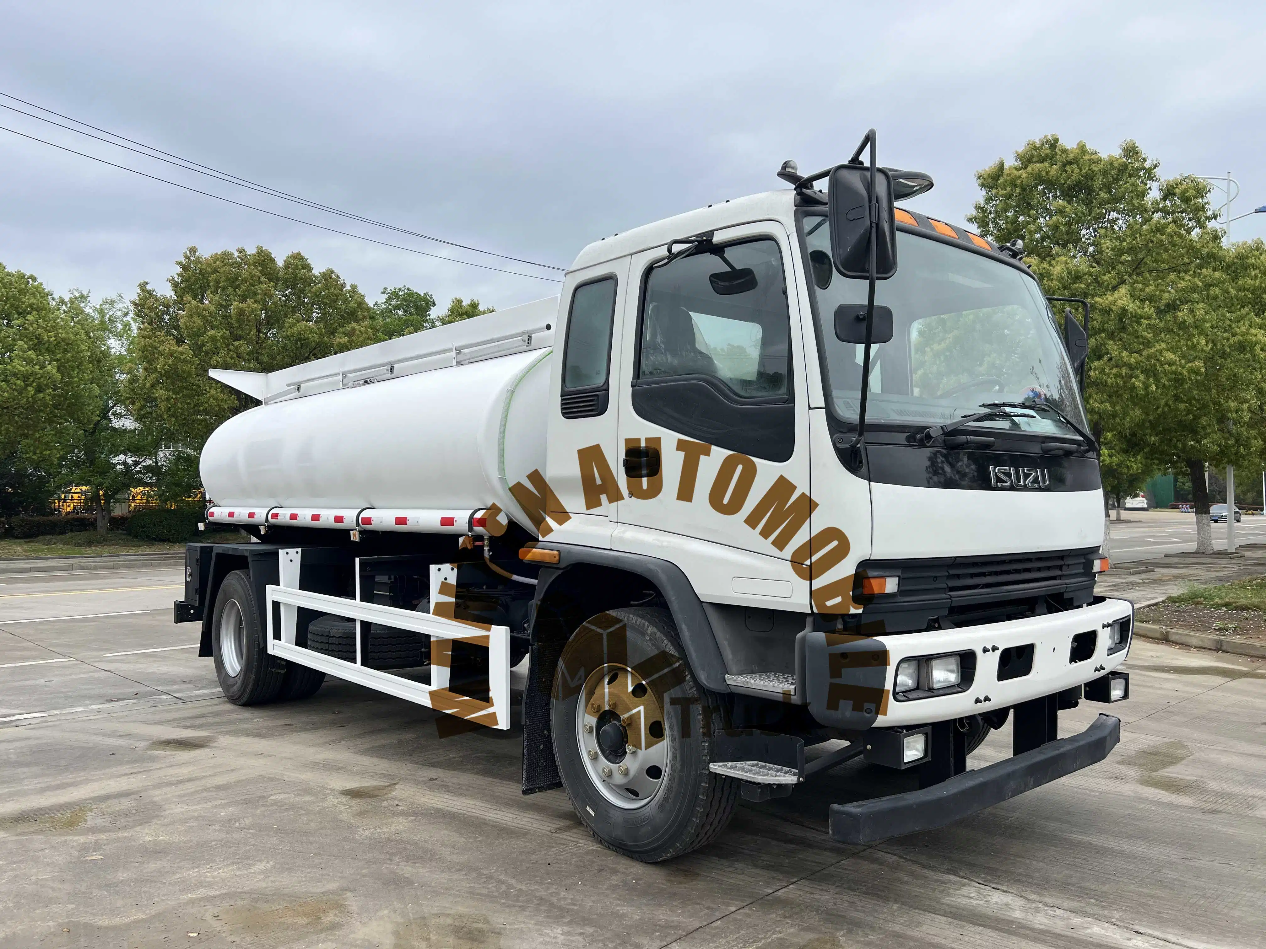 Isuzu Fvr Fuel Truck with Filling Machine 10cbm/12cbm Mobile Diesel Fuel Dispenser Truck