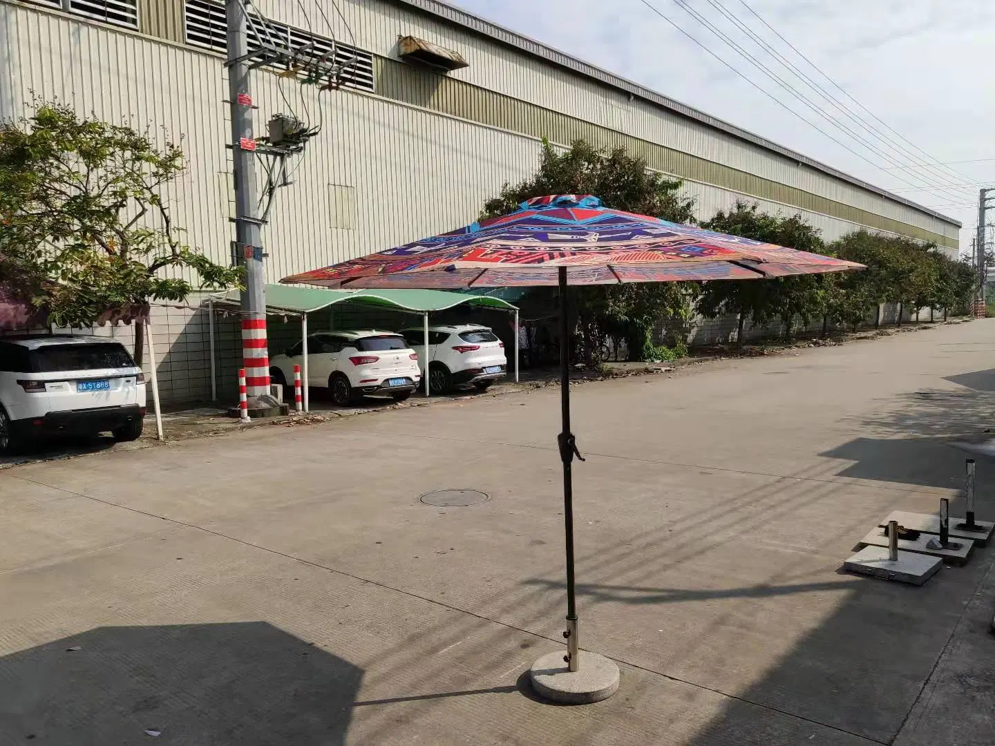 Refeições ao ar livre com colarela de praia Sale com colarela lateral mesa À margem do Range Patio Garden Parasol