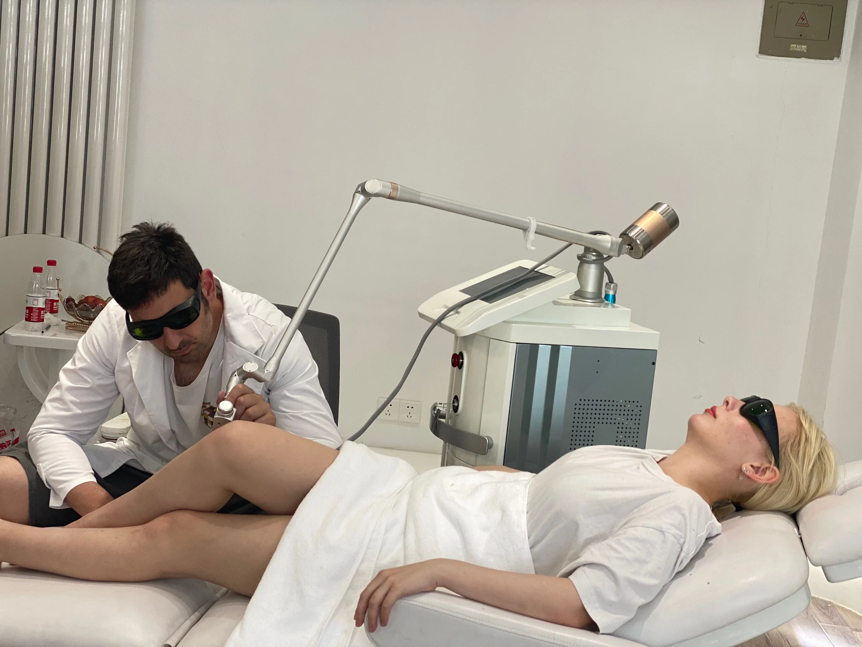 2023 Fraktionale CO2 Laser-Scar-Entfernung Vaginal Anziehmaschine / Laser Pigment Entfernung / Hautpflege Anti Aging Falten