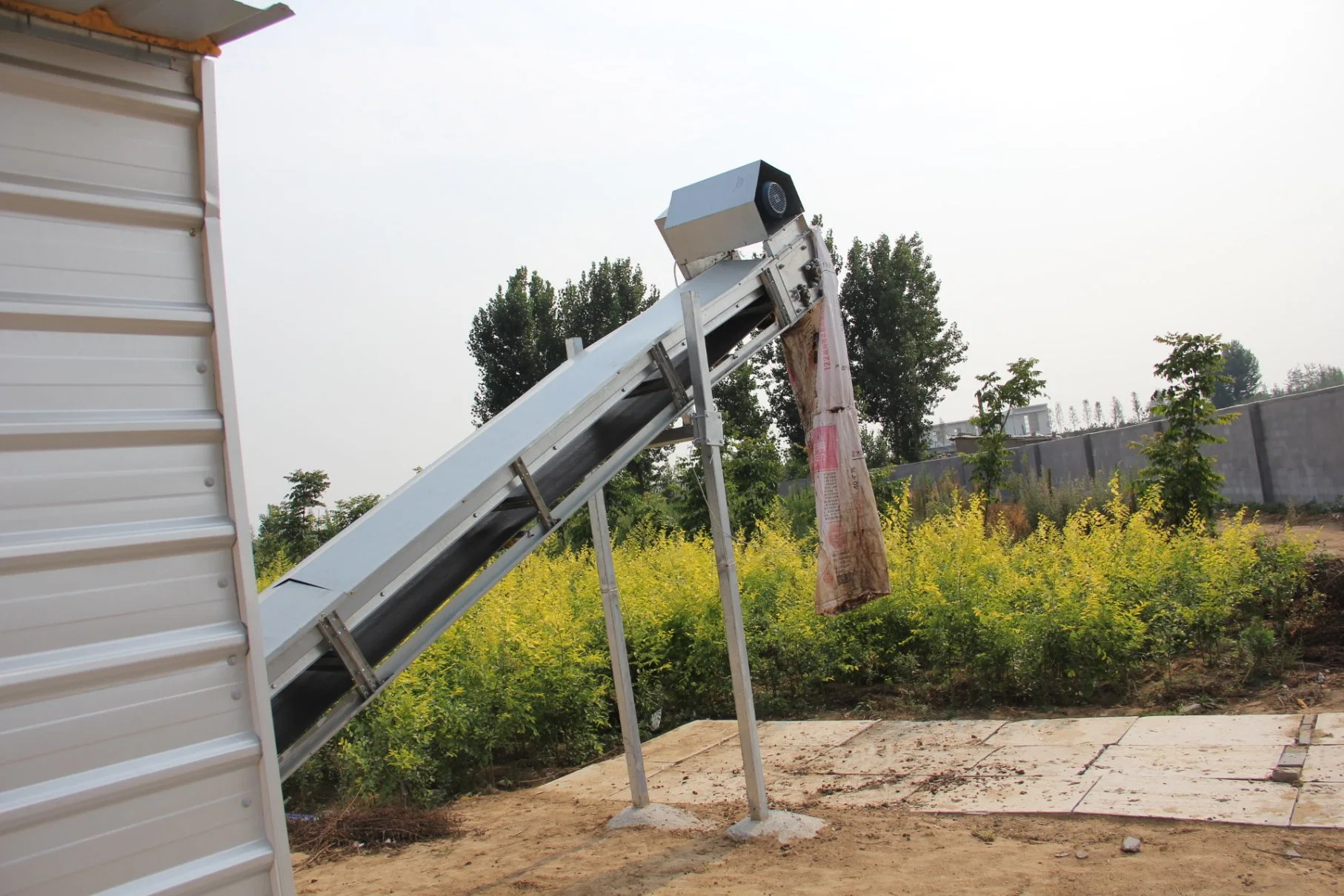 Chicken Farm Cleaning System Manure Cleaning