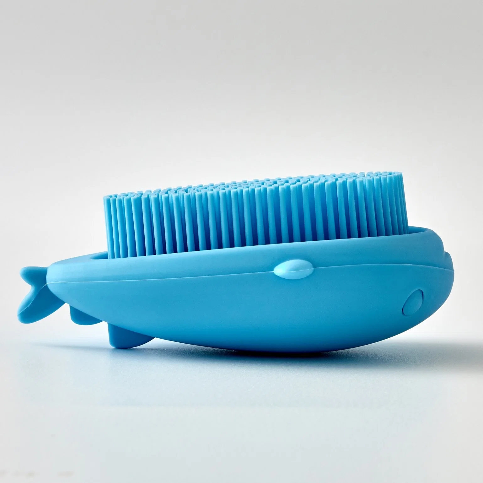 Wholesale/Supplier Cleansing and Beauty Tools Whale Shaped Hair Washing Silicone Brush