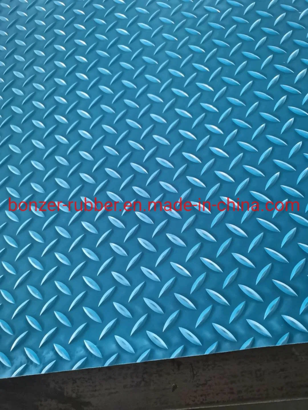 Original Factory Black Yellow Red Blue Non Slip Diamond Rubber Flooring Mat / Rubber Sheet