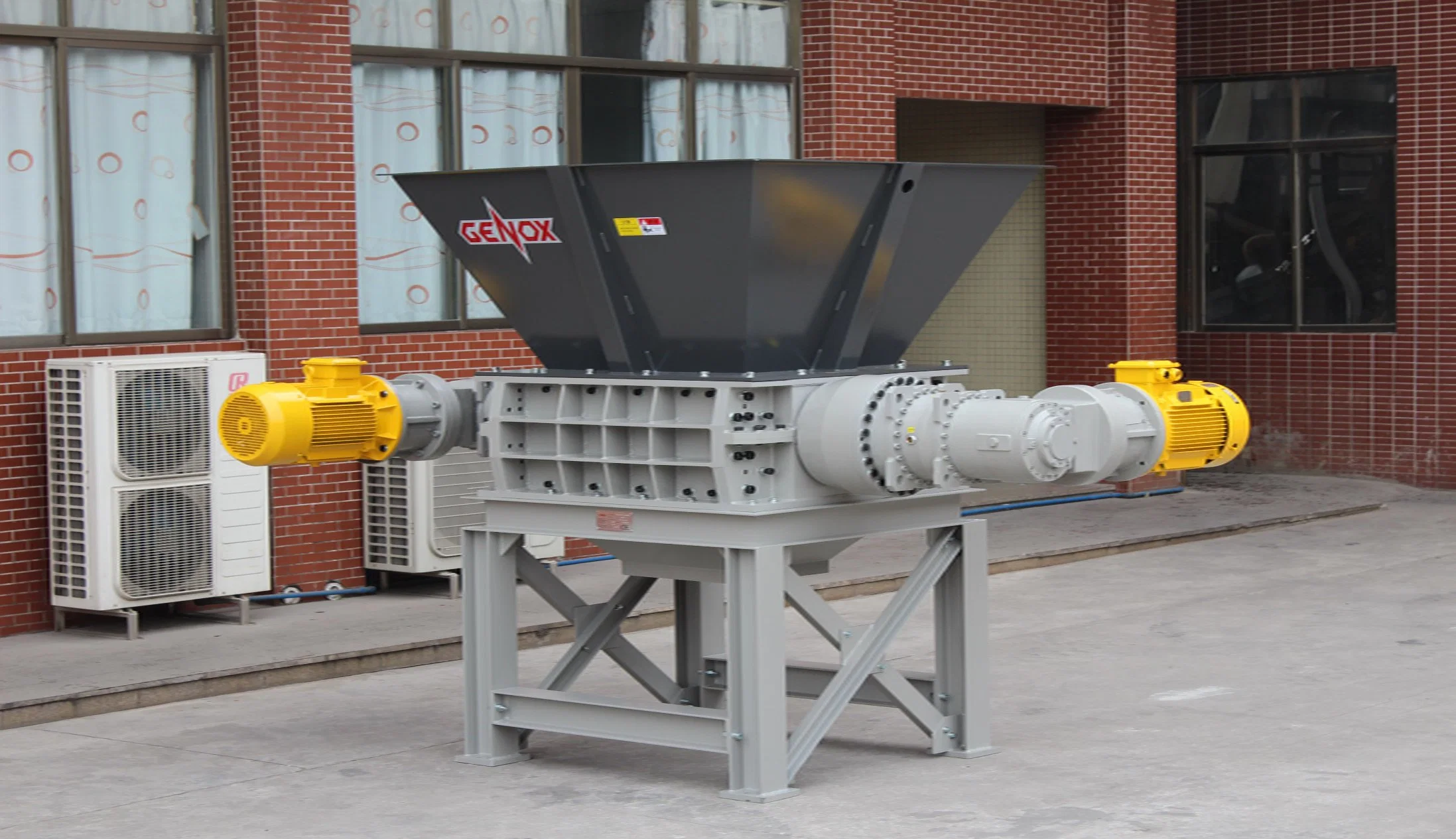 Two Shaft Shredder Wood Plastic Paper Shredder for M800 Crusher