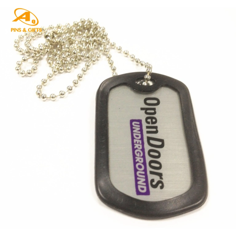 El logotipo de impresión personalizadas Souvenir de latón de Metal Dog Tag con la cadena de acero inoxidable de espesor de Metal Blanco silencioso Punch regalo de promoción de silicona