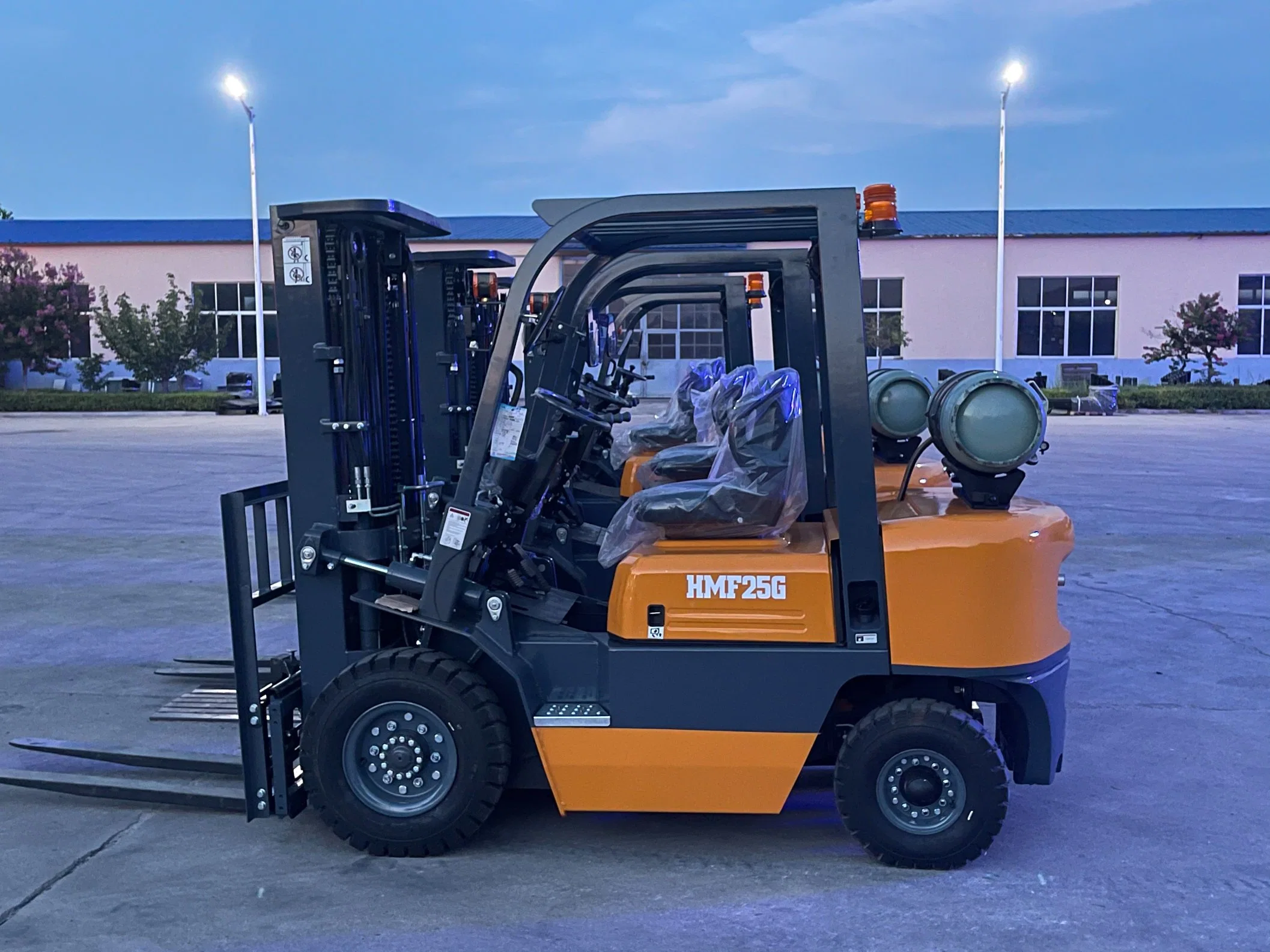 سعر تنافسي (D) 25CPC سعر فوركليف فخذ التكلفة الأداء Forkliftقابلة للتخصيص وموجهة للتصدير قطع غيار رافعة شوكية Enginecpcd30 رافعة شوكية