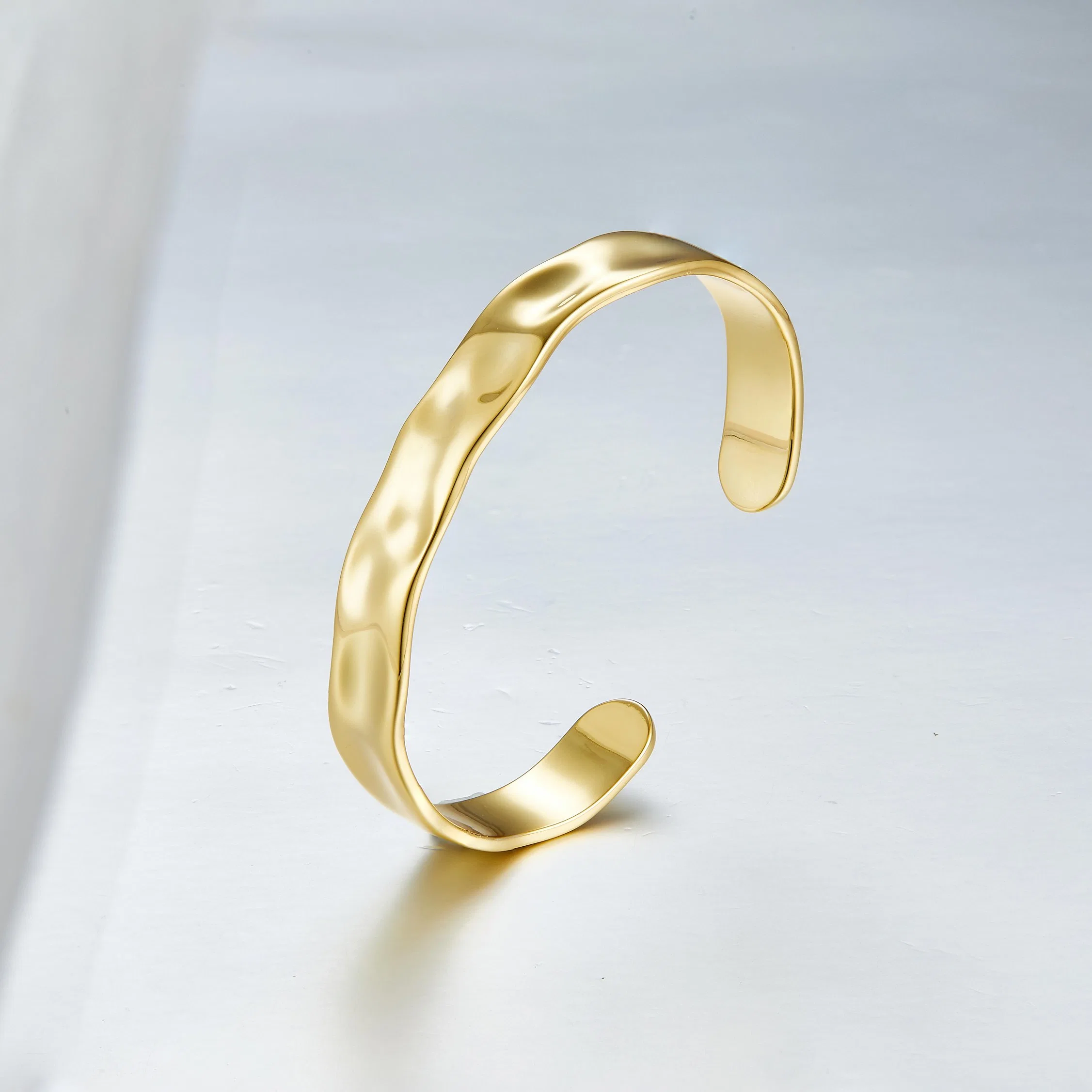 Горячая продажа простых медных открыть Bangle для женщин 18K позолоченный браслет модной моде украшения