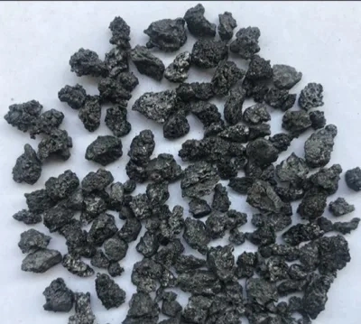 Coke de pétrole semi-graphite à teneur élevée en carbone et faible en soufre calciné