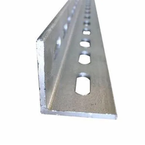 Q235 Q345b viga angular de acero galvanizado DIP en caliente perforada