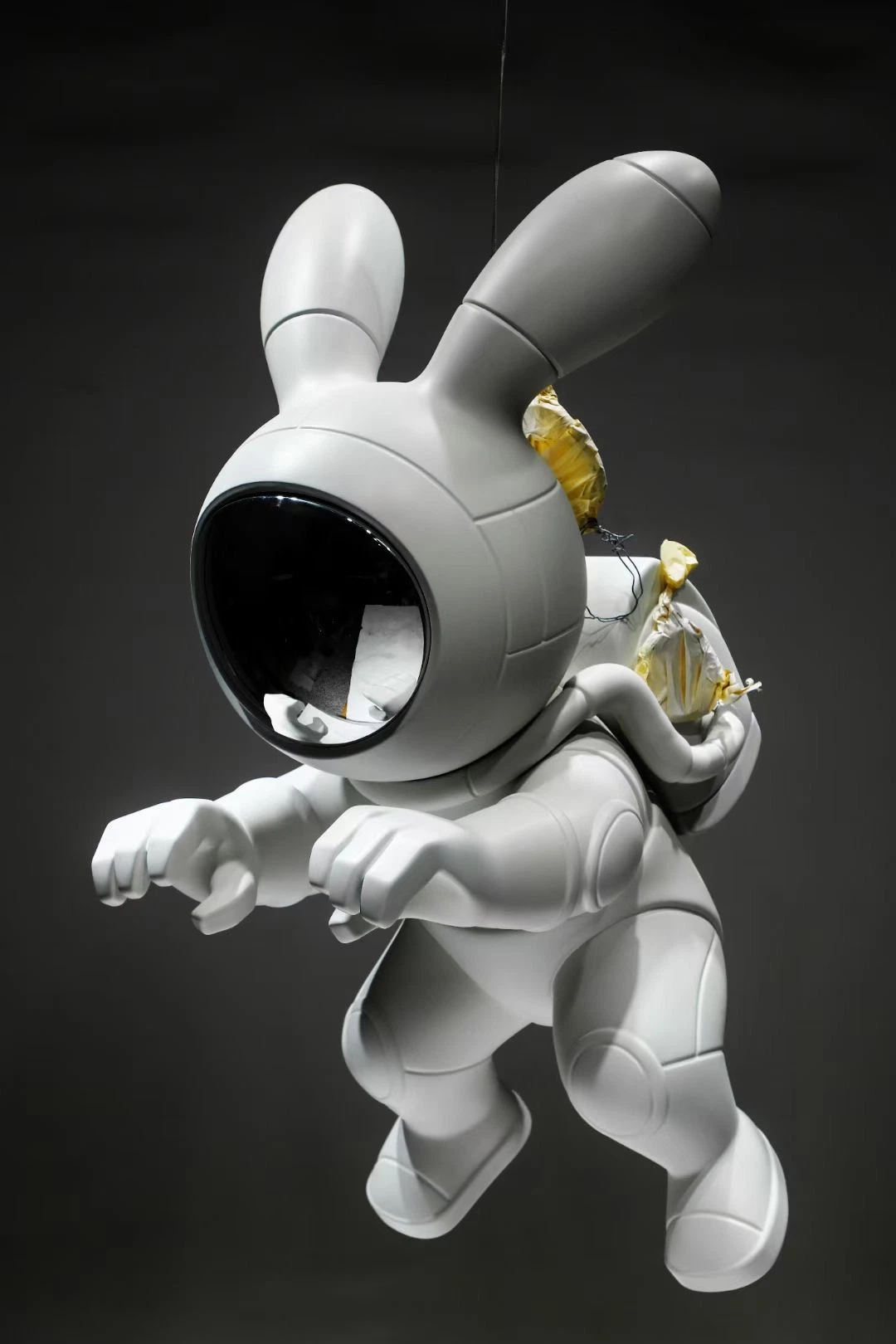 White Creative Rabbit Spaceman Indoor Statue Art Decoration Animal Sculpture