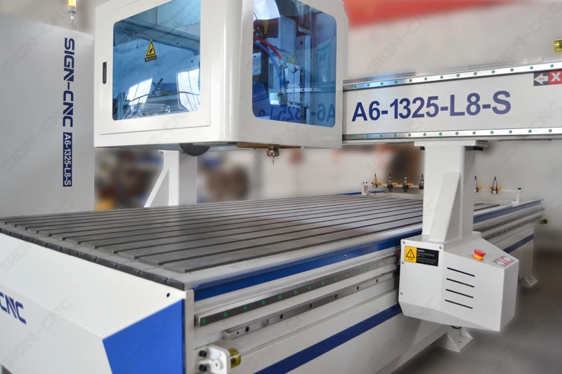 1325 Máquina CNC de Roteador de Madeira Hot Sale de sinal A6-1325-L8-S. Máquina CNC com Serra de direção automática Máquina de Corte de madeira