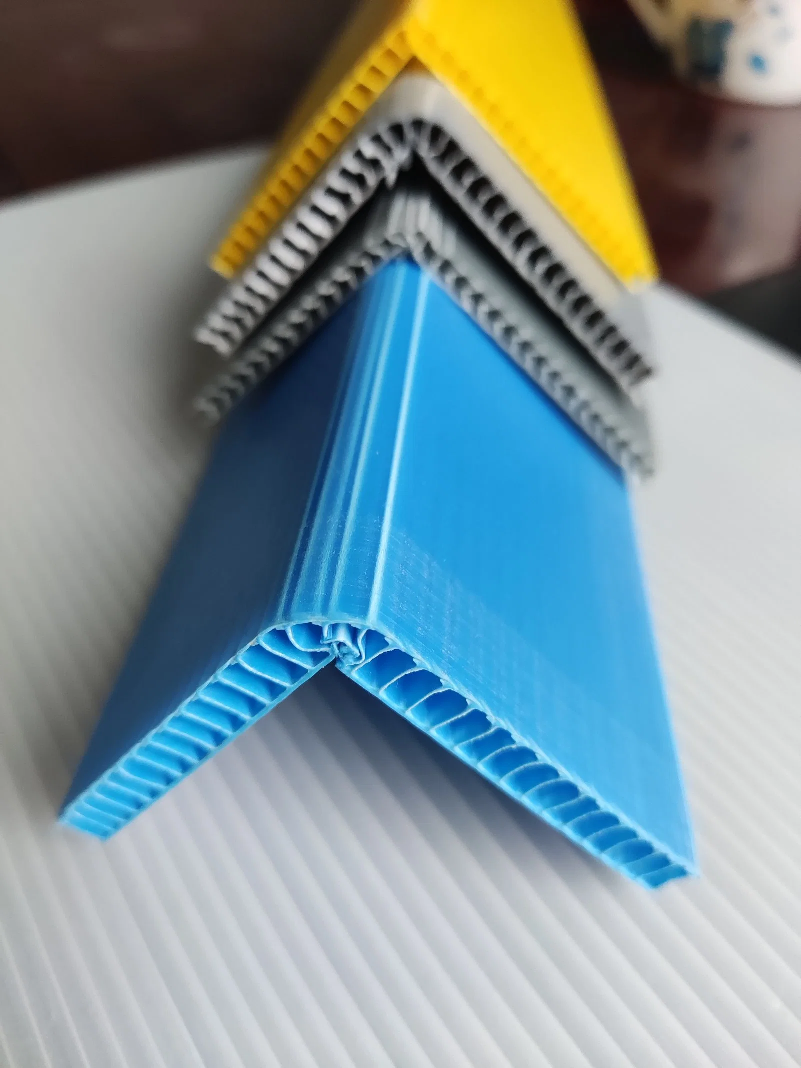 Blue PP Corrugated Angles Edge Boards Pallet Protector Corner Protector