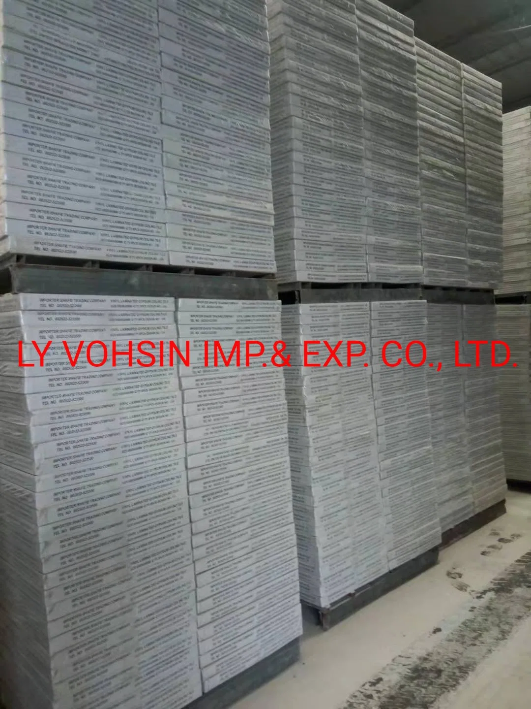 100% résistant à l'humidité Nouvelle mode économique suspension intérieure PVC Gypsum Décoration de carrelage
