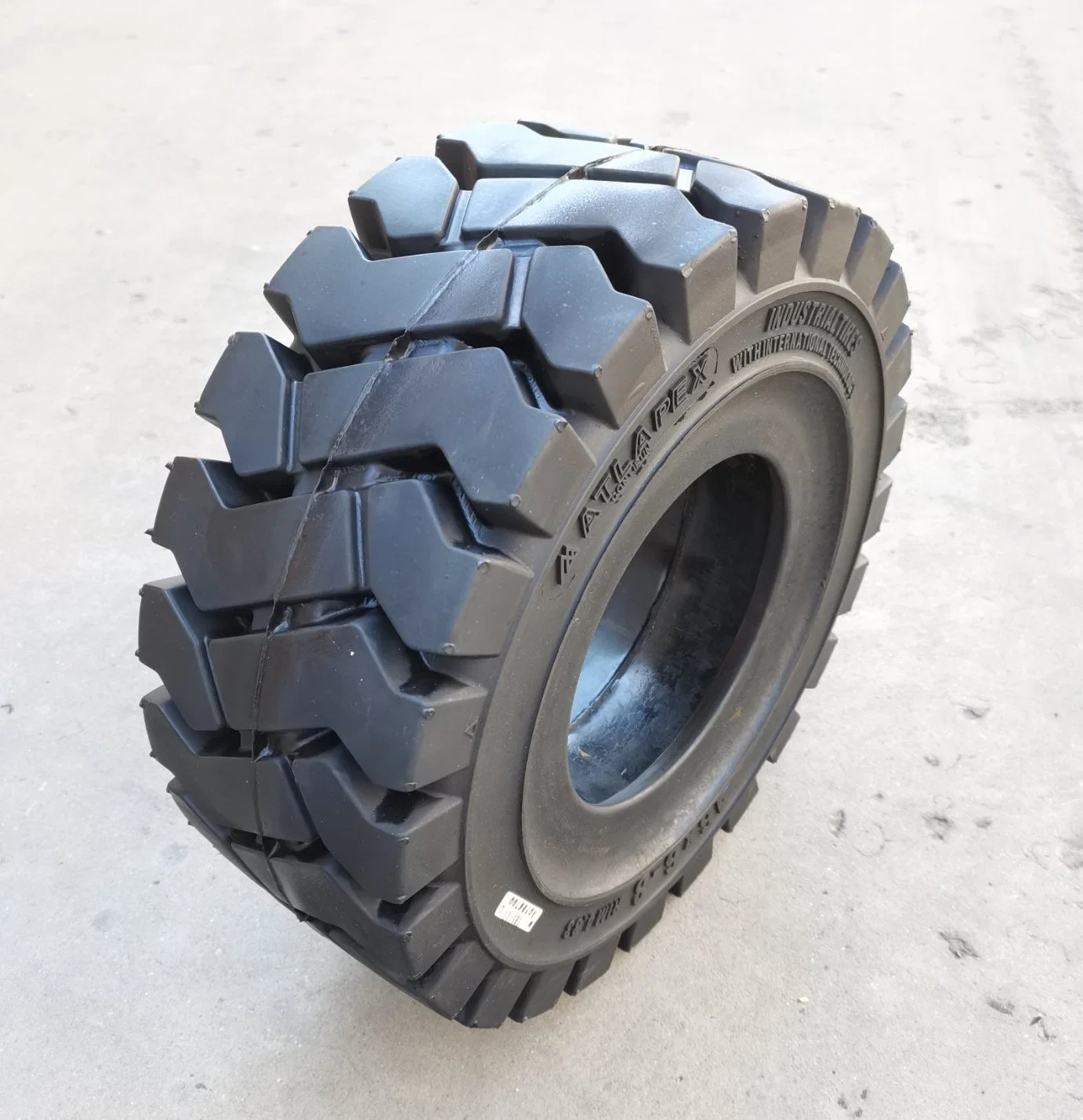 New Tire 16X6-8 Linde Forklift Solid Tyres 4.33 Rim Forklift Solid Rubber Wheel