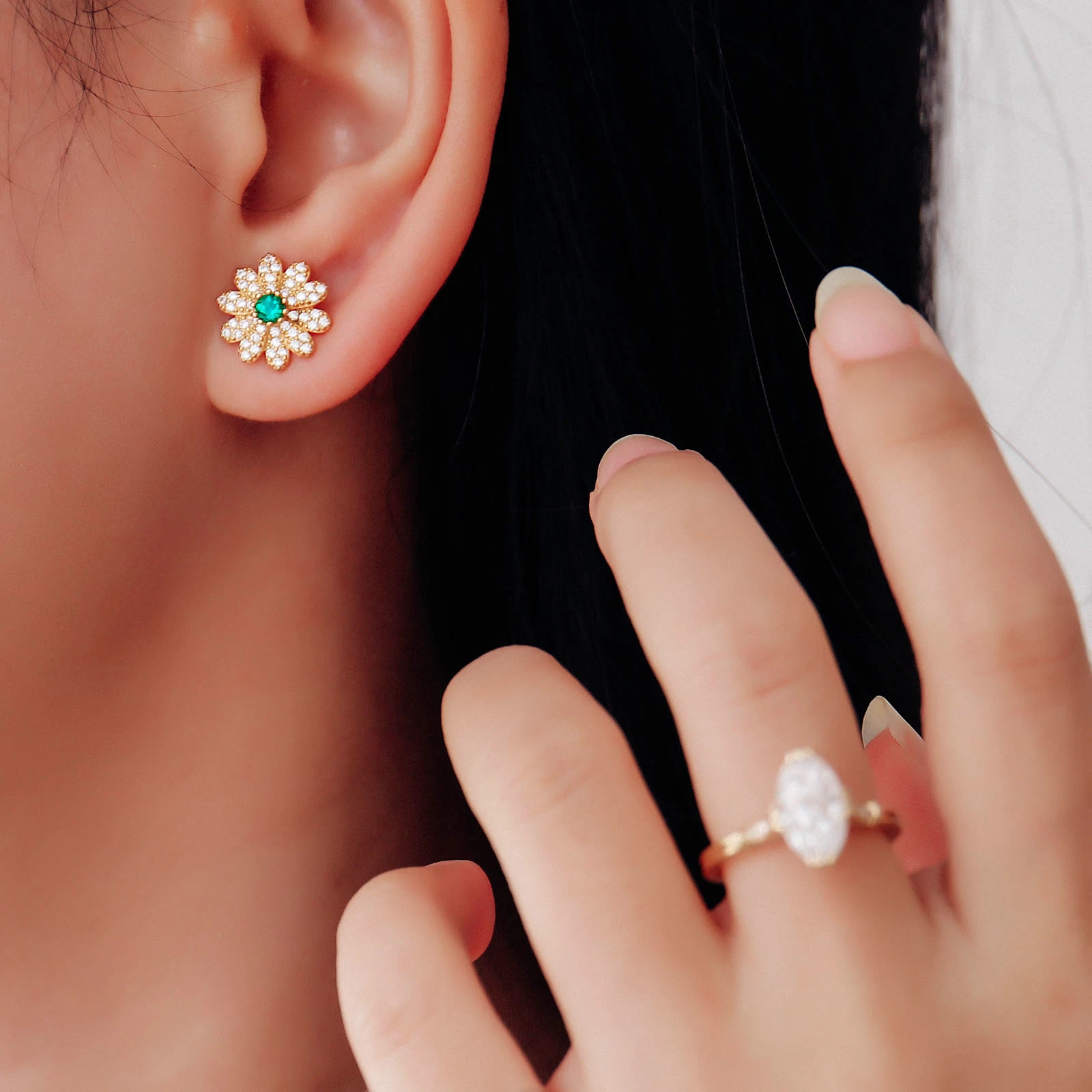 Earring Studs Sun Flower Design Green Emerald Stone with Moissanite Silver 925 Jewelry Earring with Yellow Gold Plated