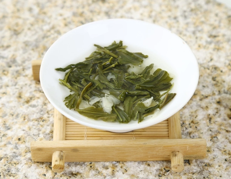 Té de jazmín con fuerte fragancia de té verde jazmín