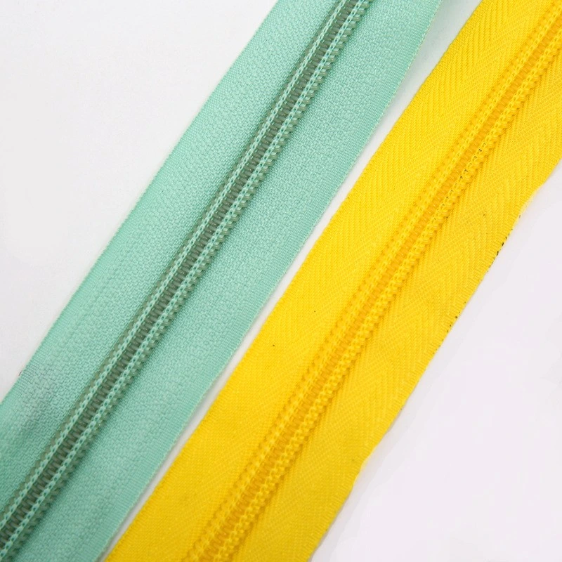 Customized Open End/Closed-End Nylon Zipper Coil Zipper Slider for Garment Bags