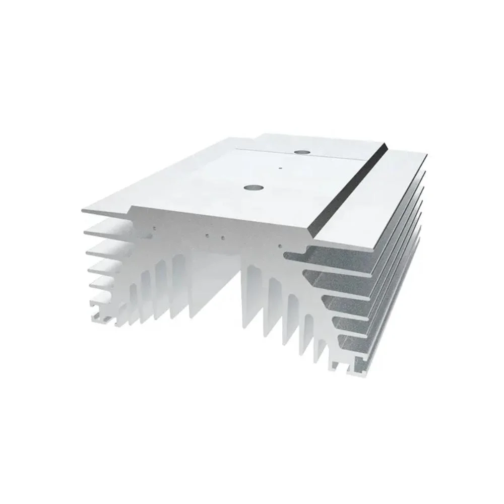 Radiateur en aluminium mince sur mesure pour ventilateur intérieur. Dissipateur de chaleur en aluminium pour moteur électrique.