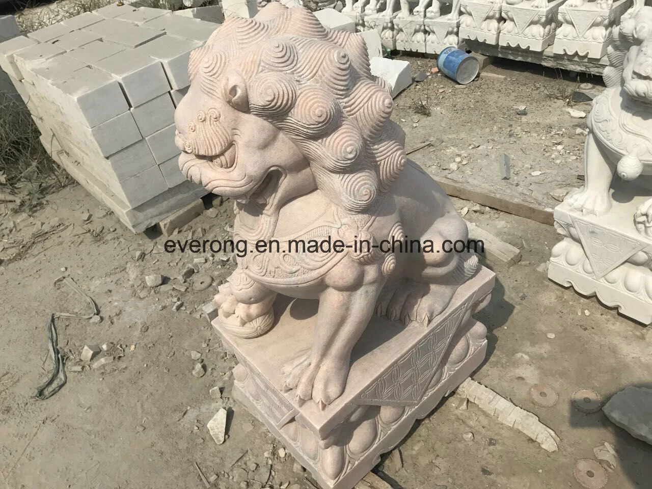 Well Polished Natural Stone Lion Statue Wholesale/Supplier Hand Carved Foo Dog Sculpture