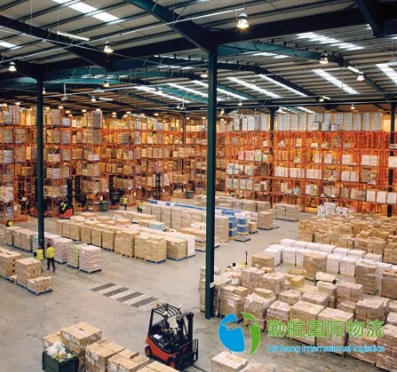 Frachtverpackung und Versandservice im Bonded Warehouse nach Japan