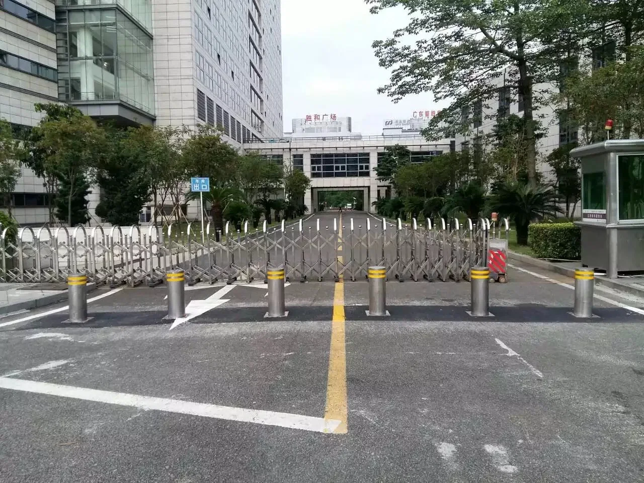 Automatic Security Hydraulic Retractable Bollards Price