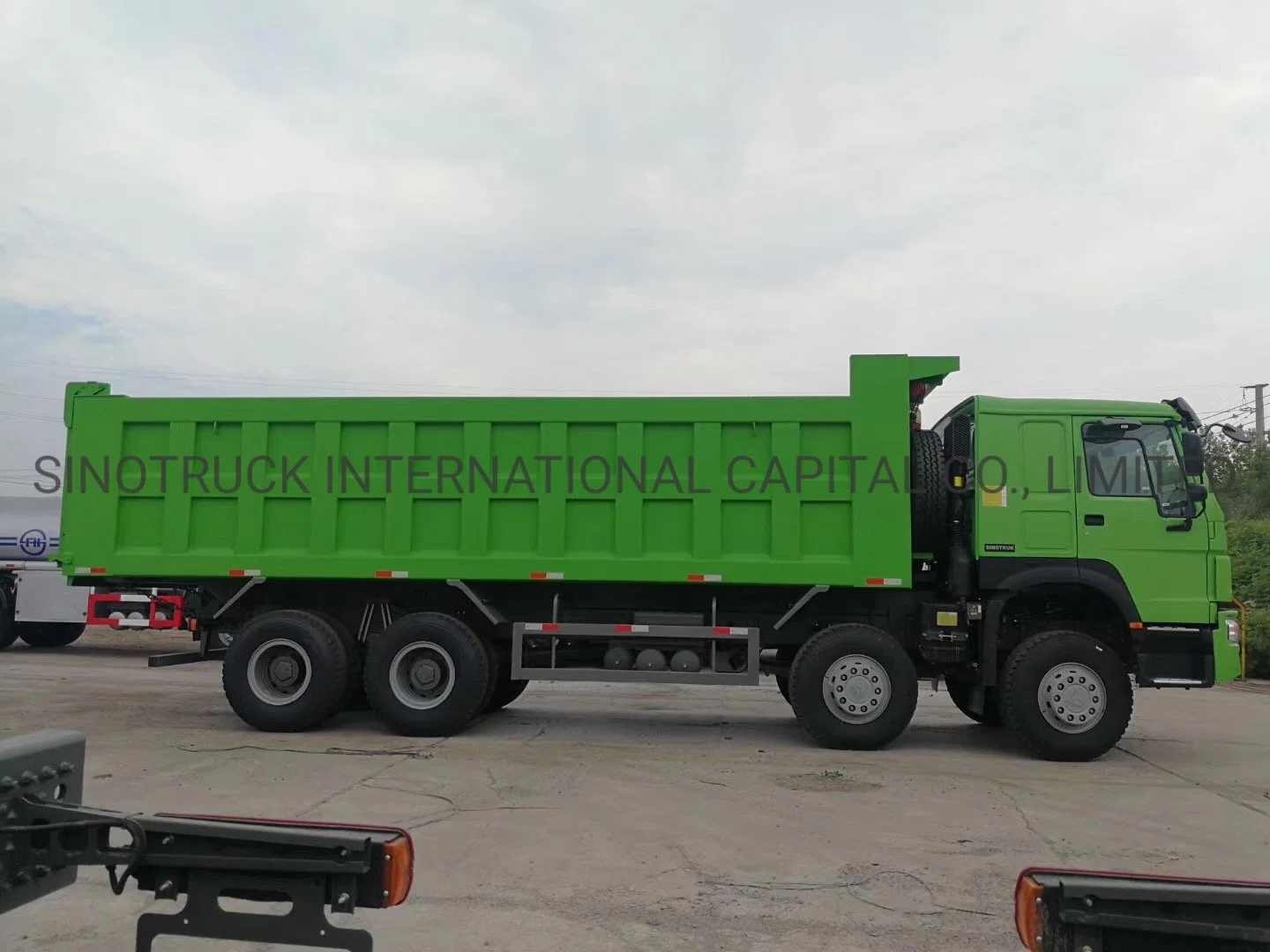 Sinotruk HOWO 6X4 10 Wheels Dump Truck for Sale 2023 Year Model