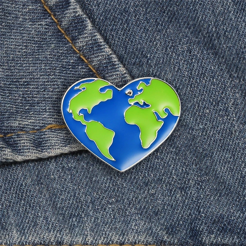 Green Earth Brooches Fashion Heart Shaped Ecology Badges Pin Jeans Backpack Lapel Enamel Pins
