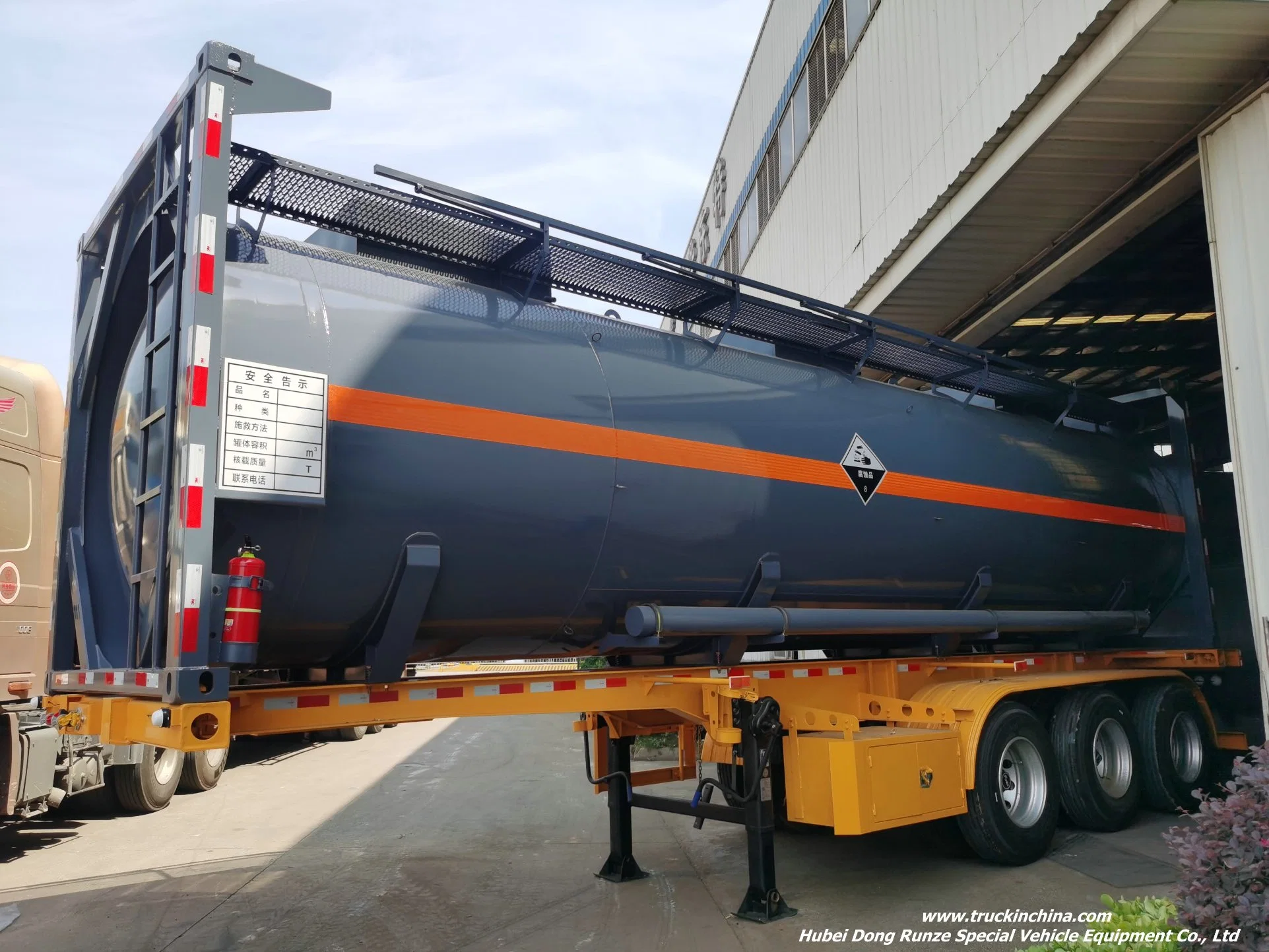 30ft 40ft ISO-Tankbehälter für korrosive Chemikalien Innenfutter aus PE für Transport von Salzsäure, Natriumhypochlorit 30kl