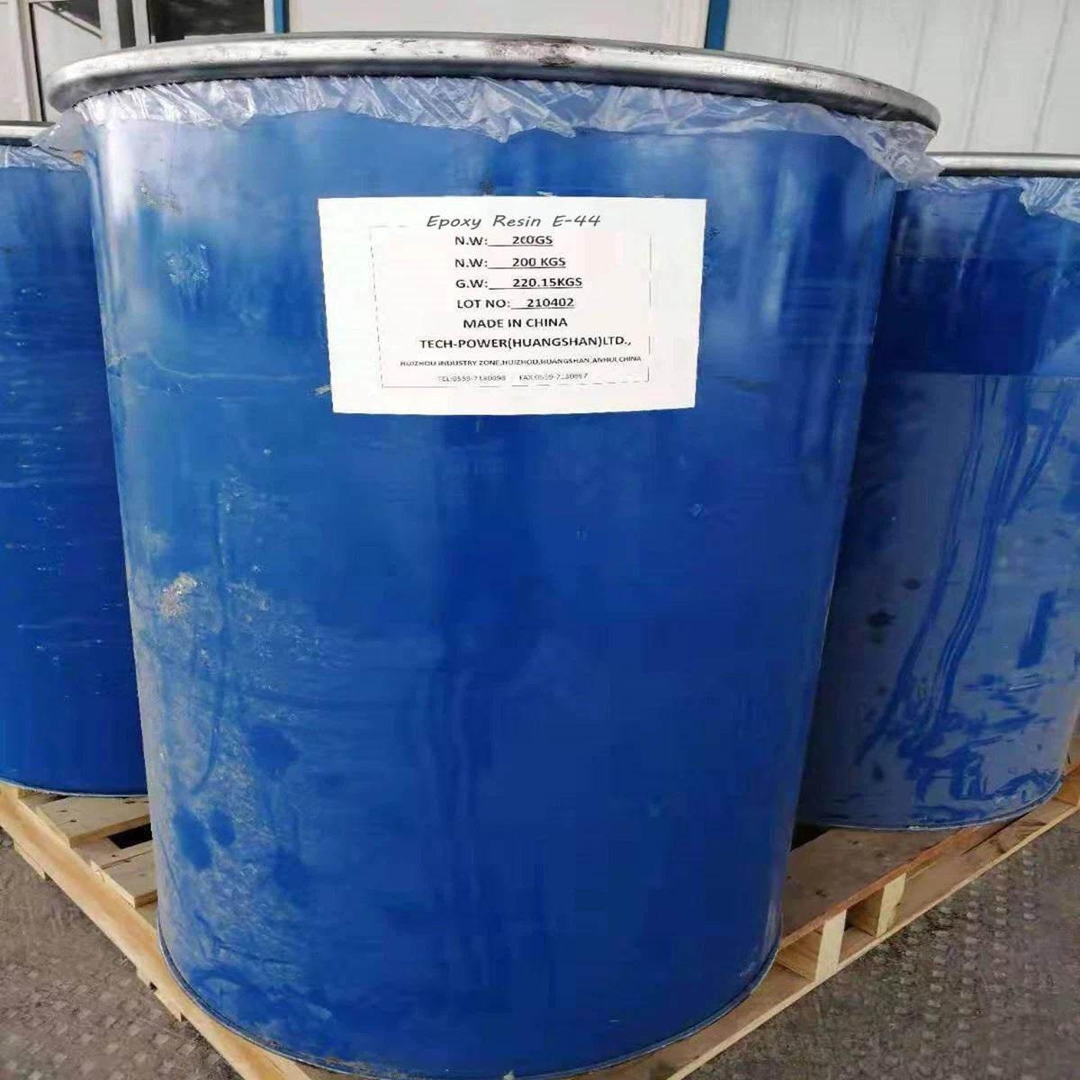 High Purity Flowing Agent Liquid Epoxy Resin BPA with Strong Adhesion and Excellent Electric Insulation