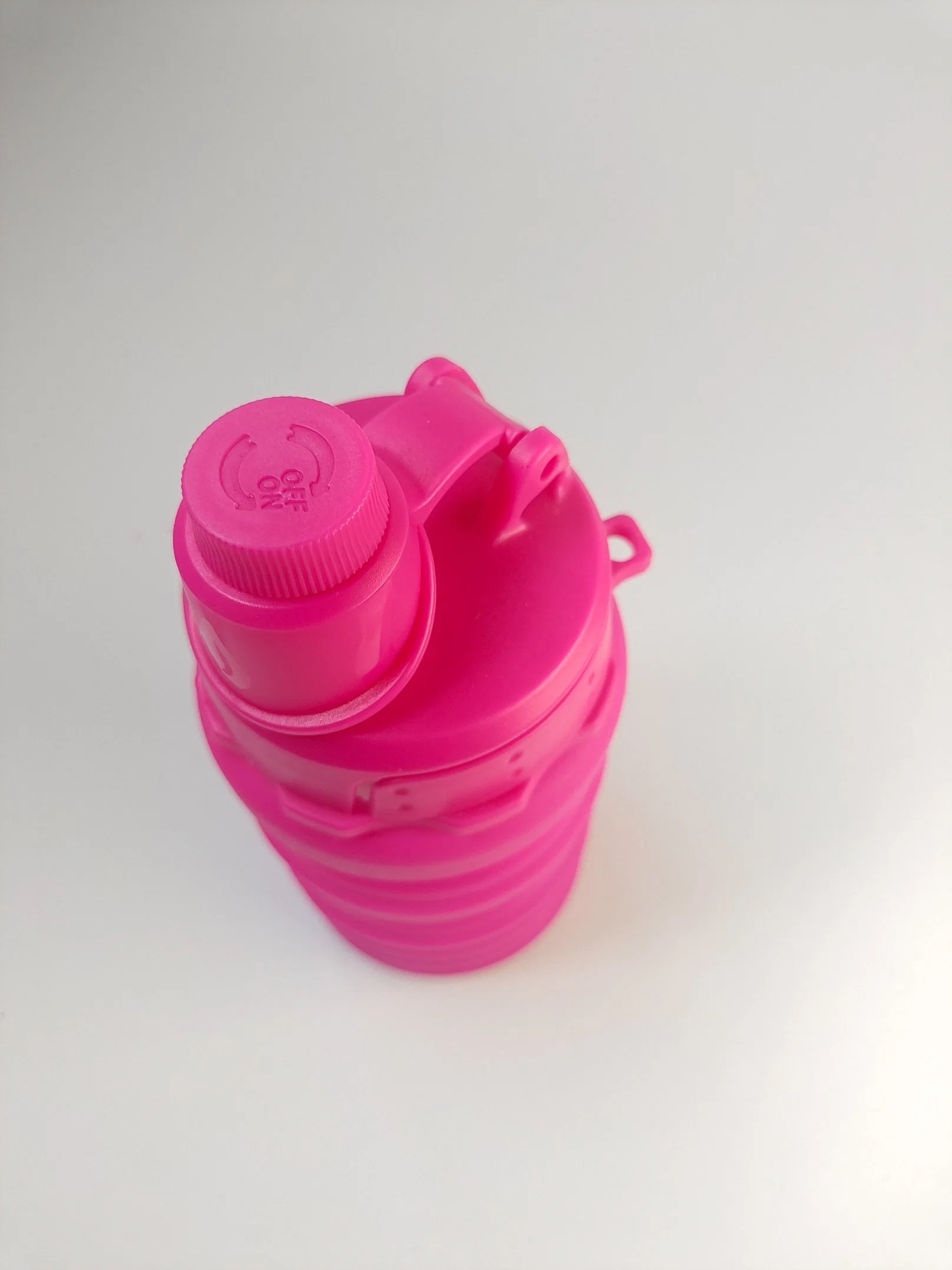 Bouteille d'eau en silicone pliable personnalisable pour les activités sportives de voyage en extérieur