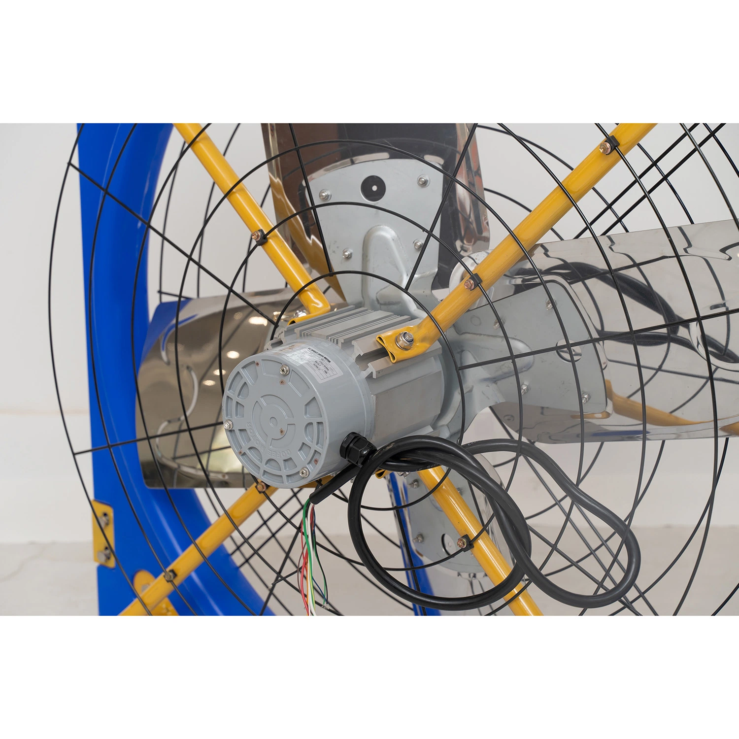 Cow House Dairy Farm Ventilation Cooling Ceiling Hanging Plastic Fan with Permanent Magnet Ec Motor