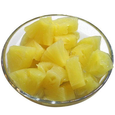 Morceaux de fruits en conserve des aliments de l'ananas