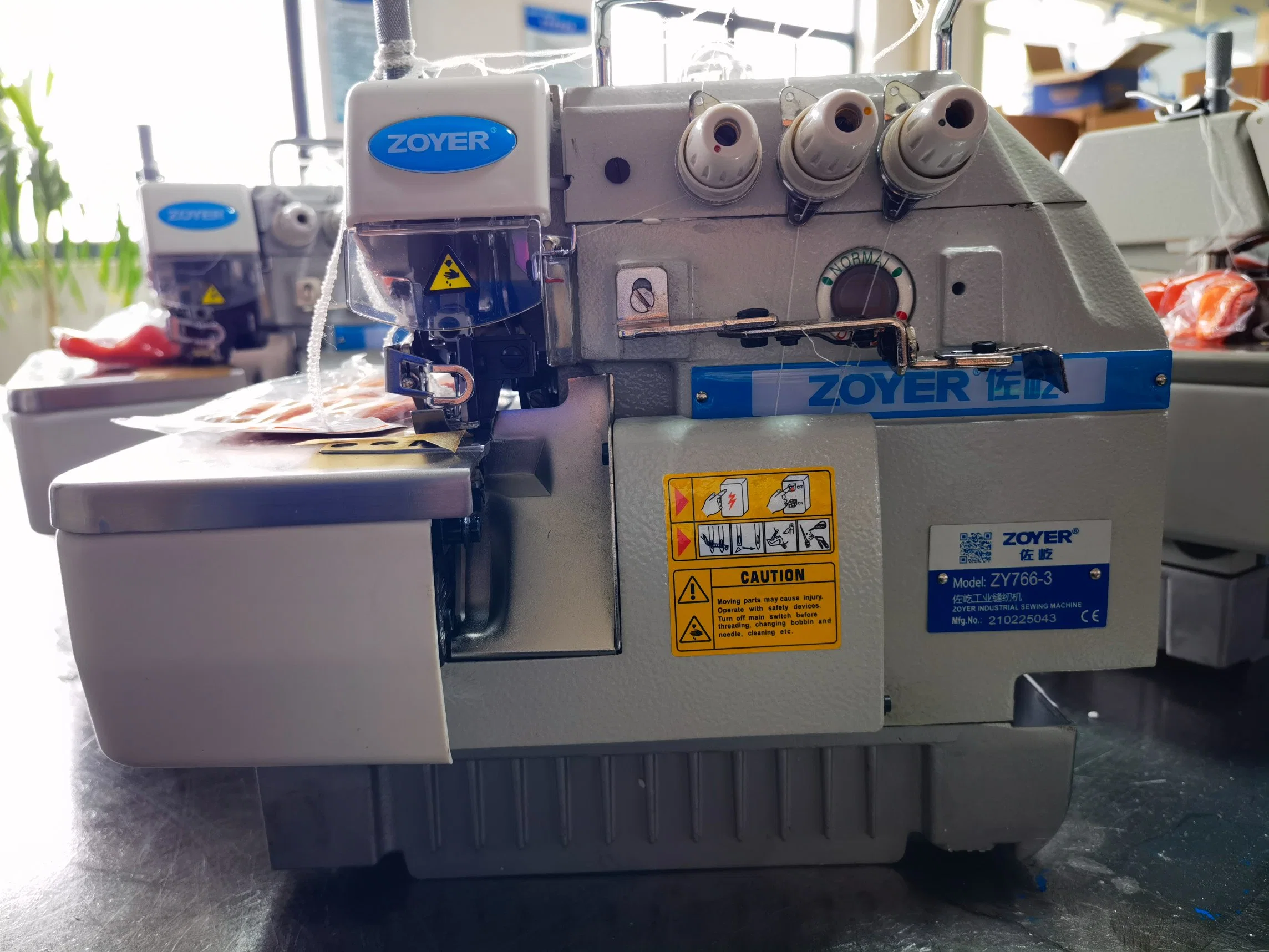 Zy766-3f 3 потоков Super Overlock высокой скорости машины