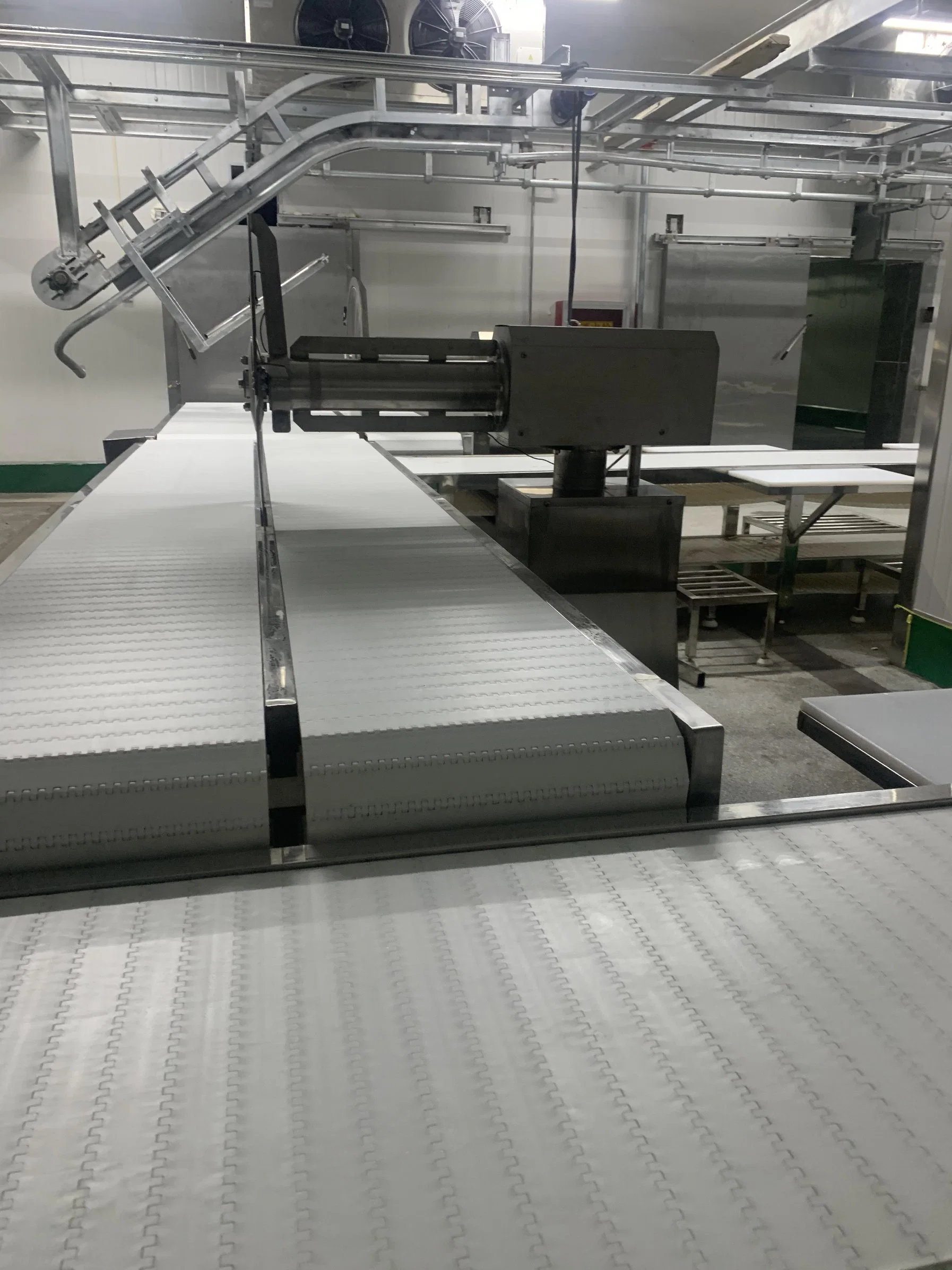 Cattle Sheep Pig and Automatic Slaughtering Equipment Conveyor Line with Cold Room Design Is Suitable for Slaughterhouse