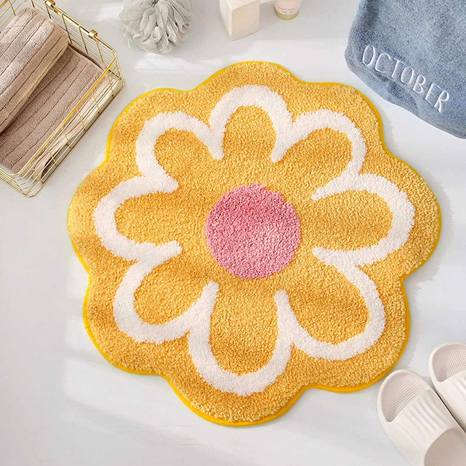 Customized Cute Pink Strawberry Milk Rug Ultra Soft Carpet Machine Washable Bath Mat Bath Rug for Bathroom Bedroom Living Room