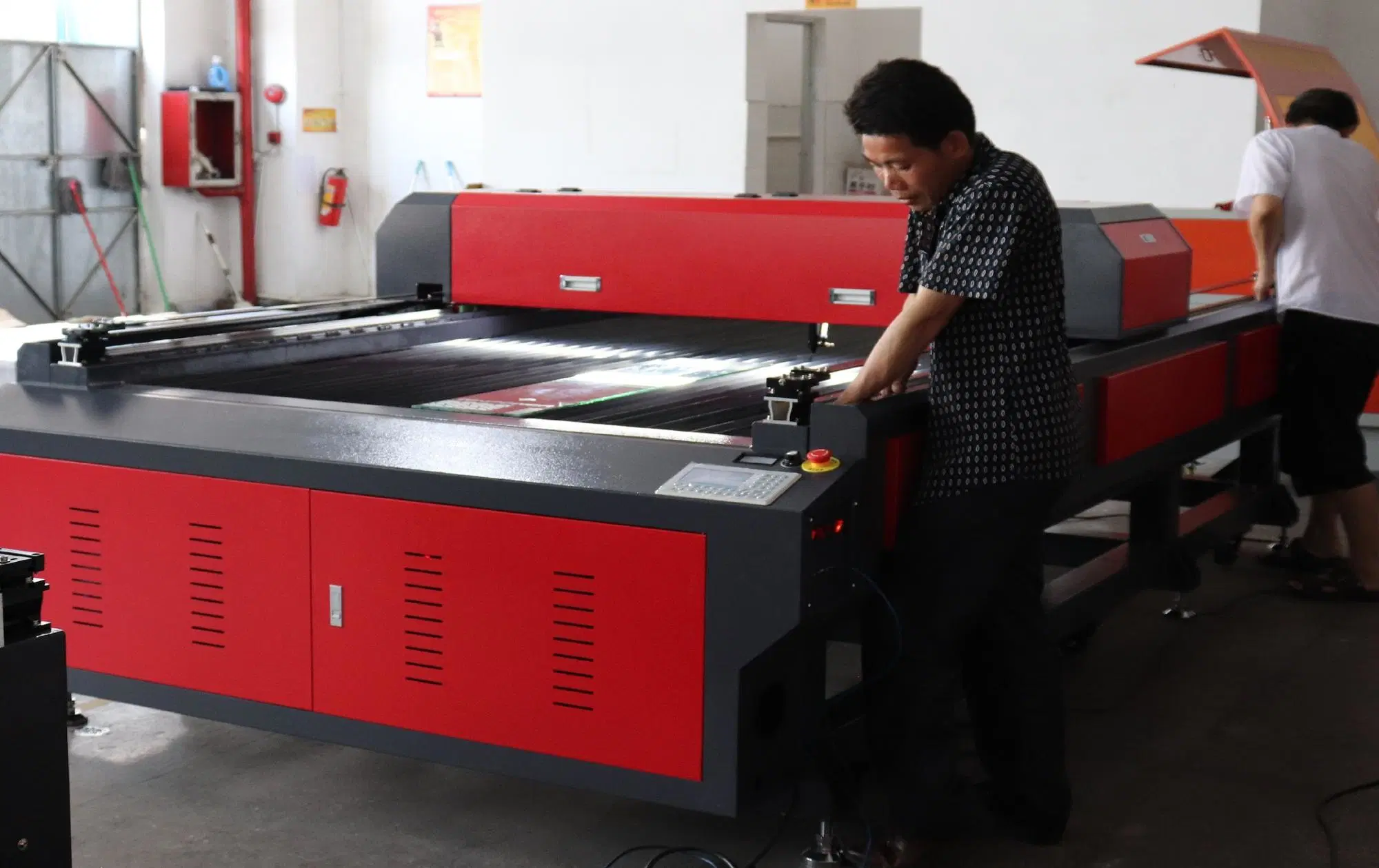 Lihua Flatbed Cnc 1325 1630 300w 450w 600w 4x8 Laser Cutter For Cardboard Plastic Wood Acrylic